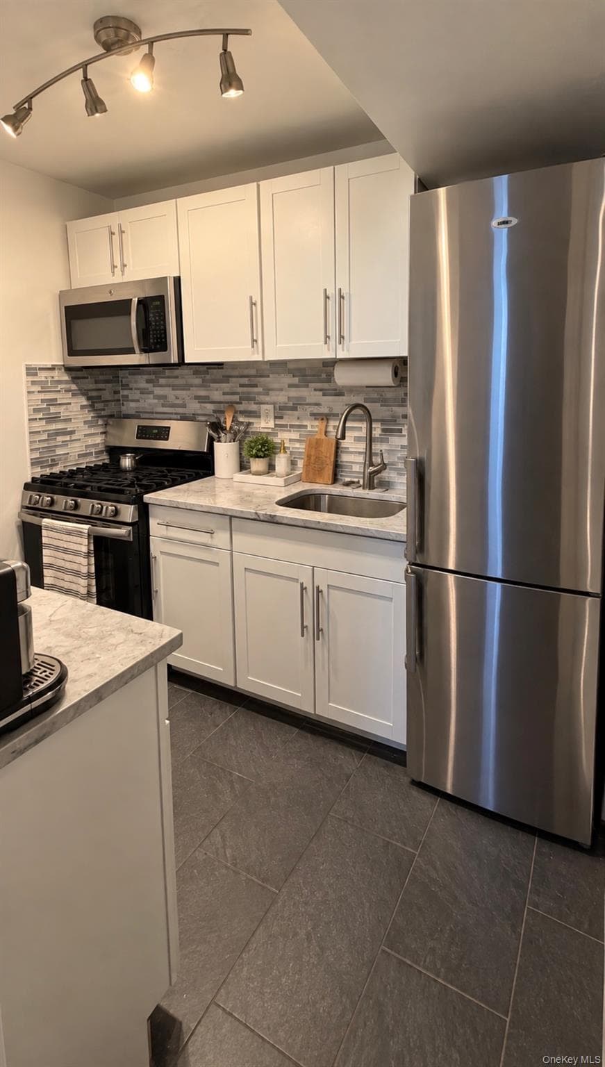 8940 151 Avenue Unit: 1F thumbnail 5