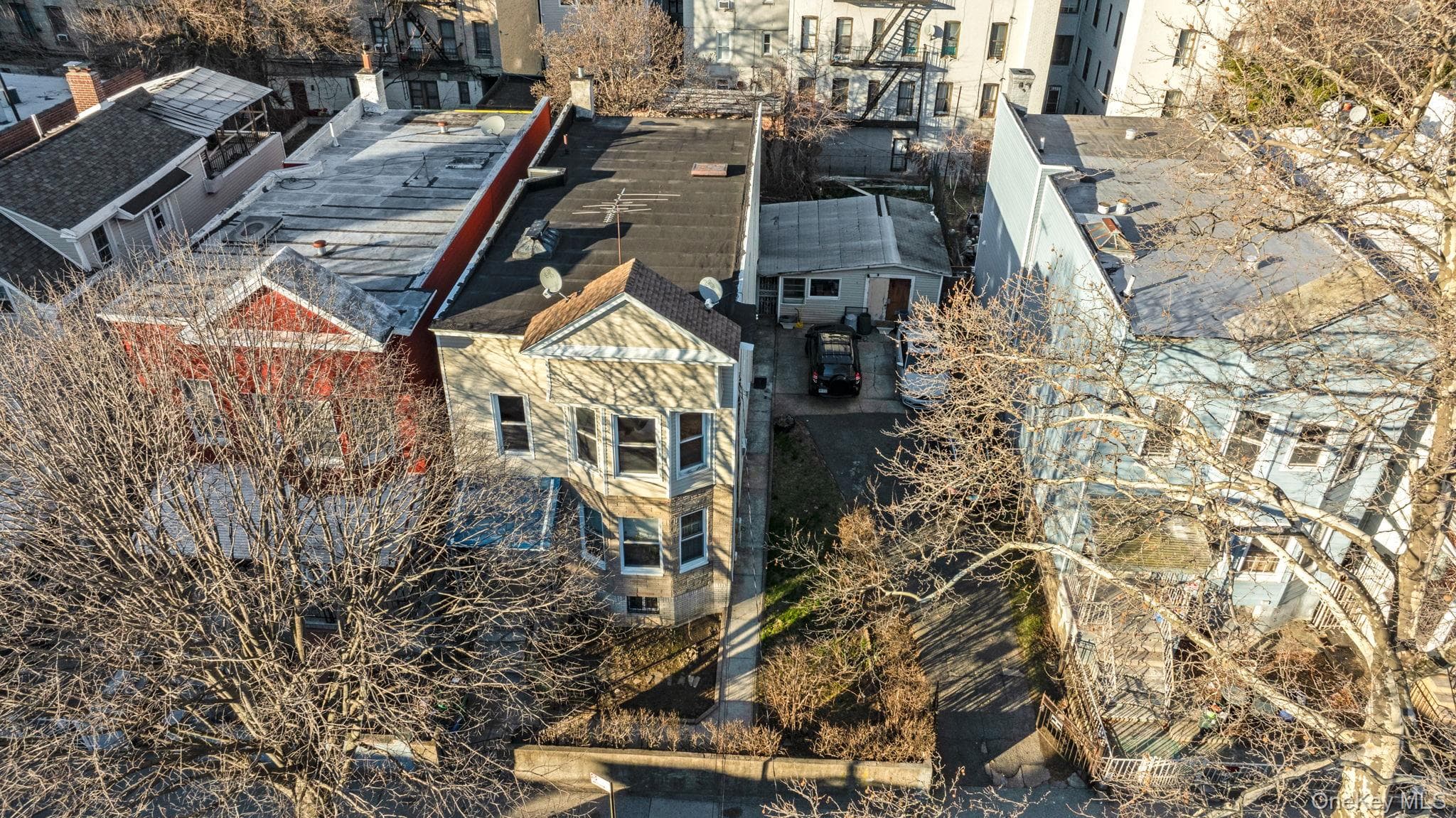 675 E 223rd Street thumbnail 25