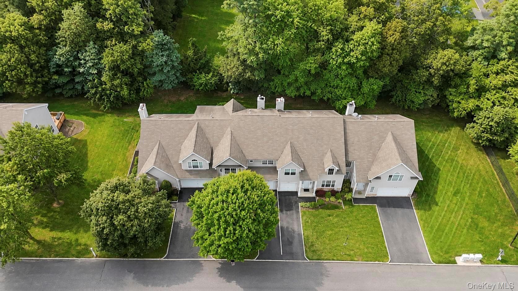 3 Arielle Court, Hauppauge