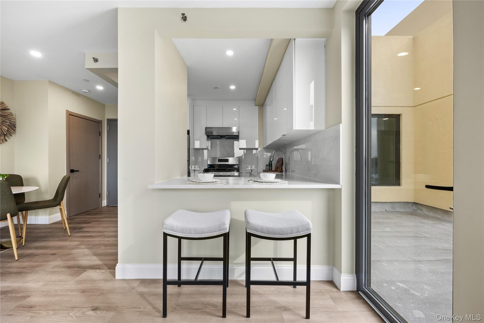 163-07 72nd Avenue Unit: 5A thumbnail 2