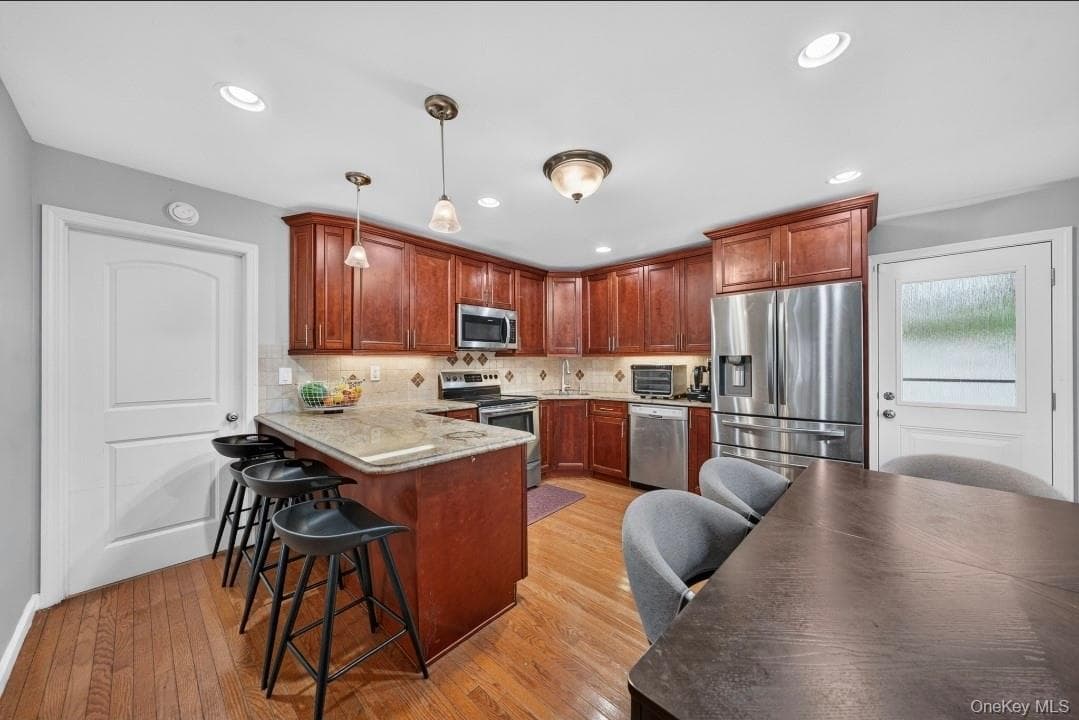 60 Lincoln Avenue thumbnail 13