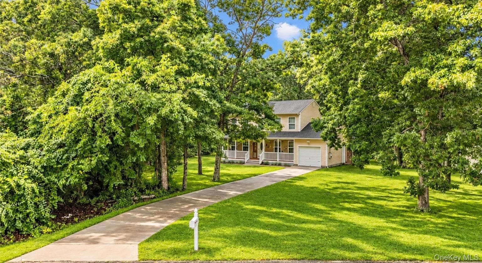 144 Dawn Drive, Shirley