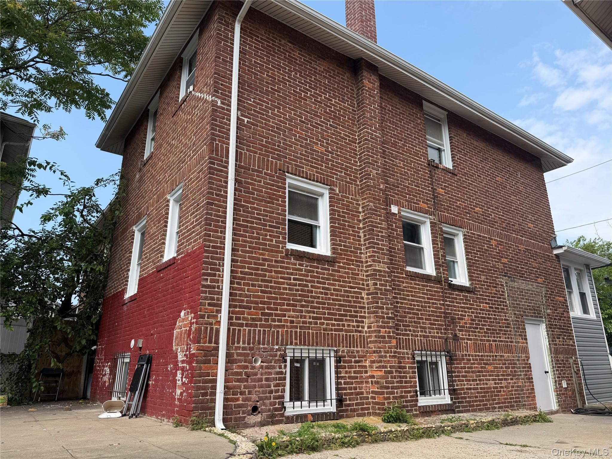 2431 Deerfield Road thumbnail 3