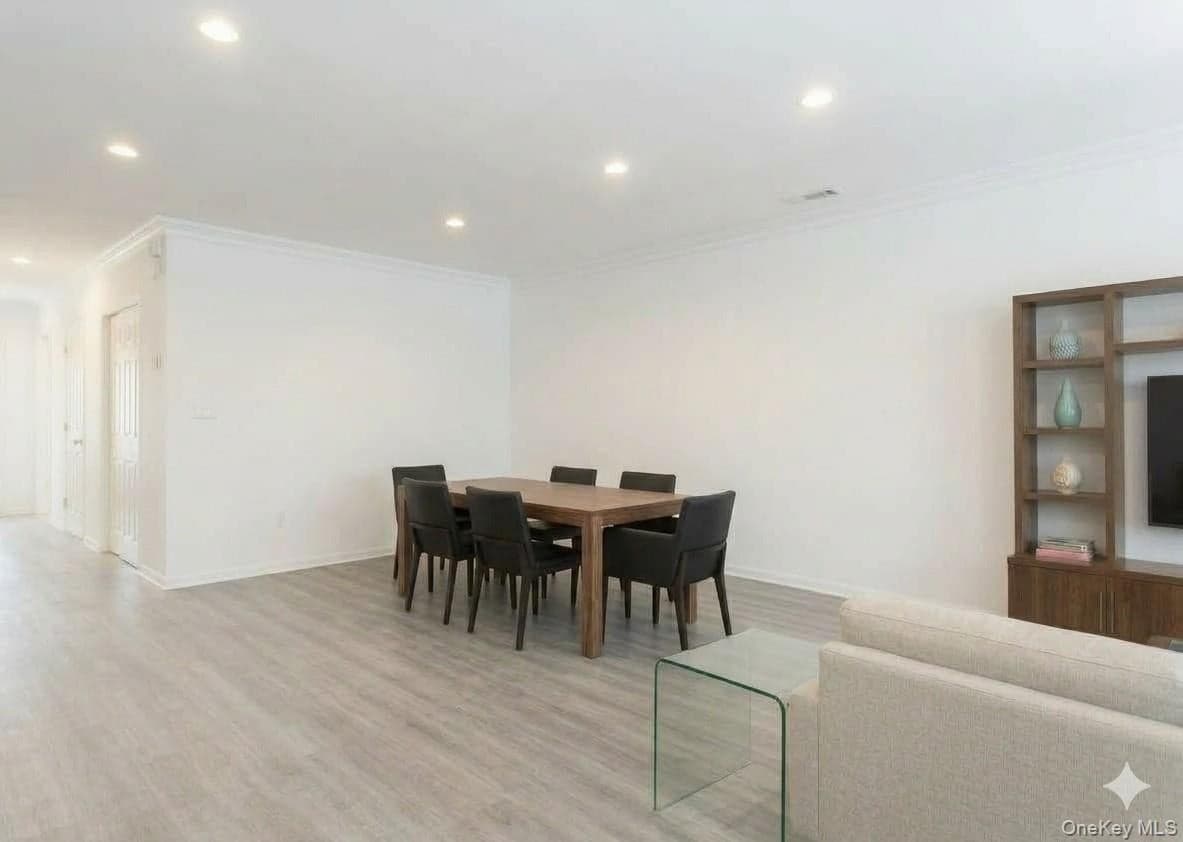 12303 Lax Avenue Unit: B thumbnail 3
