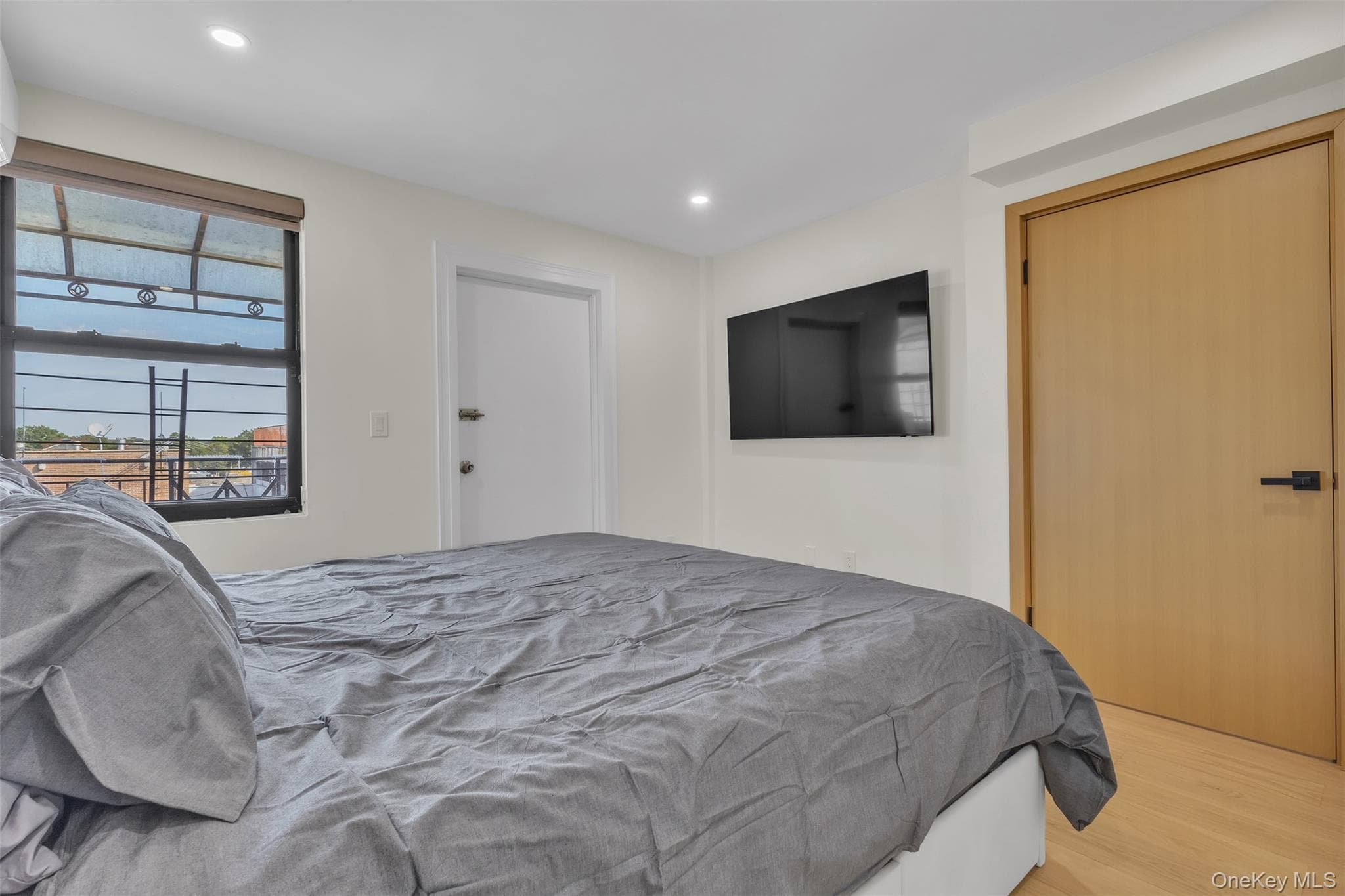 7119 162nd Street Unit: 4E thumbnail 24
