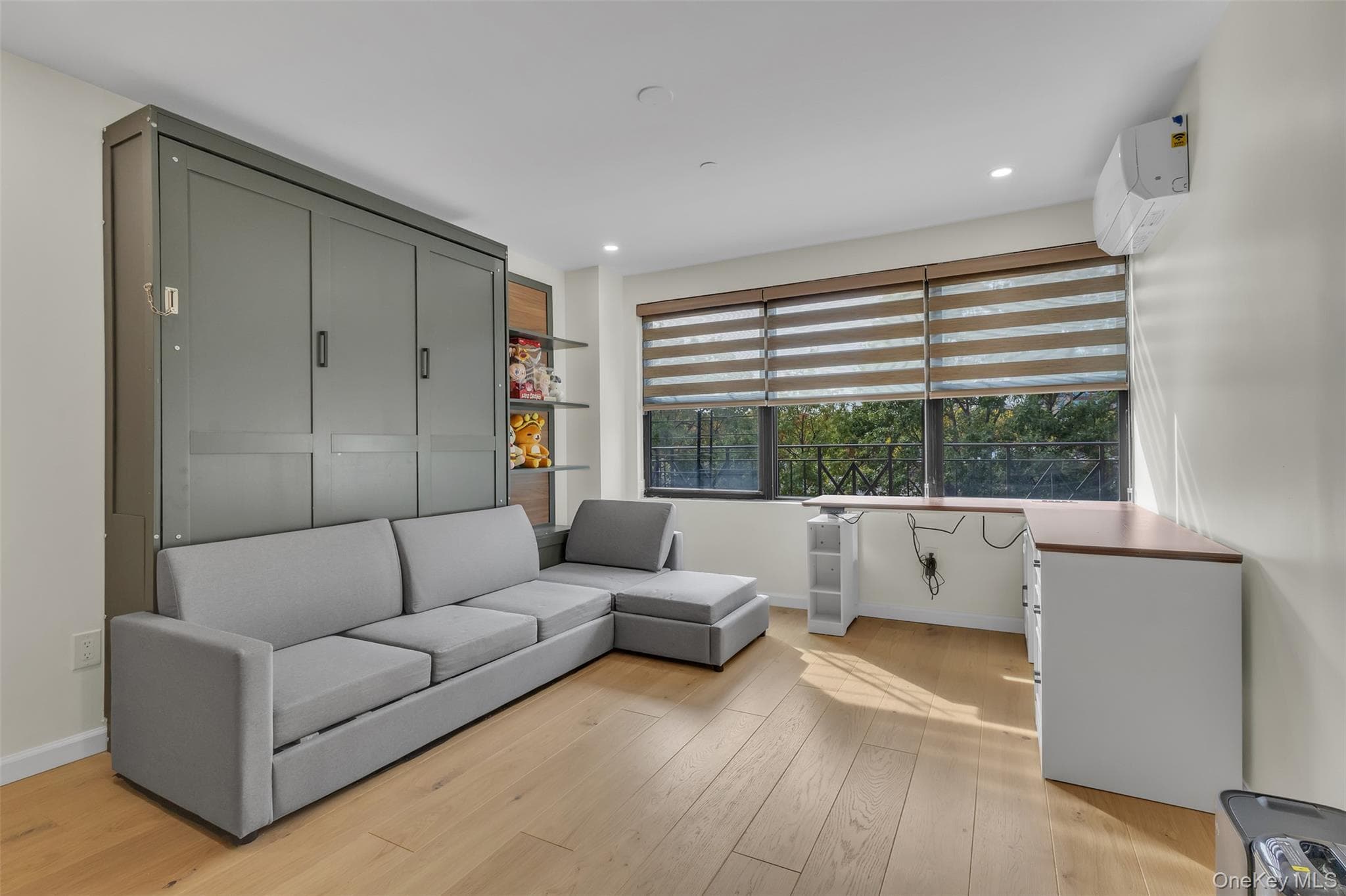 7119 162nd Street Unit: 4E thumbnail 4