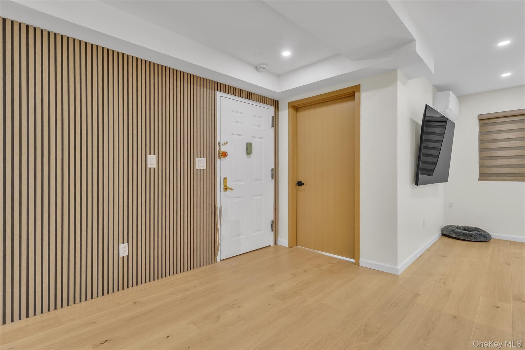 7119 162nd Street Unit: 4E thumbnail 3