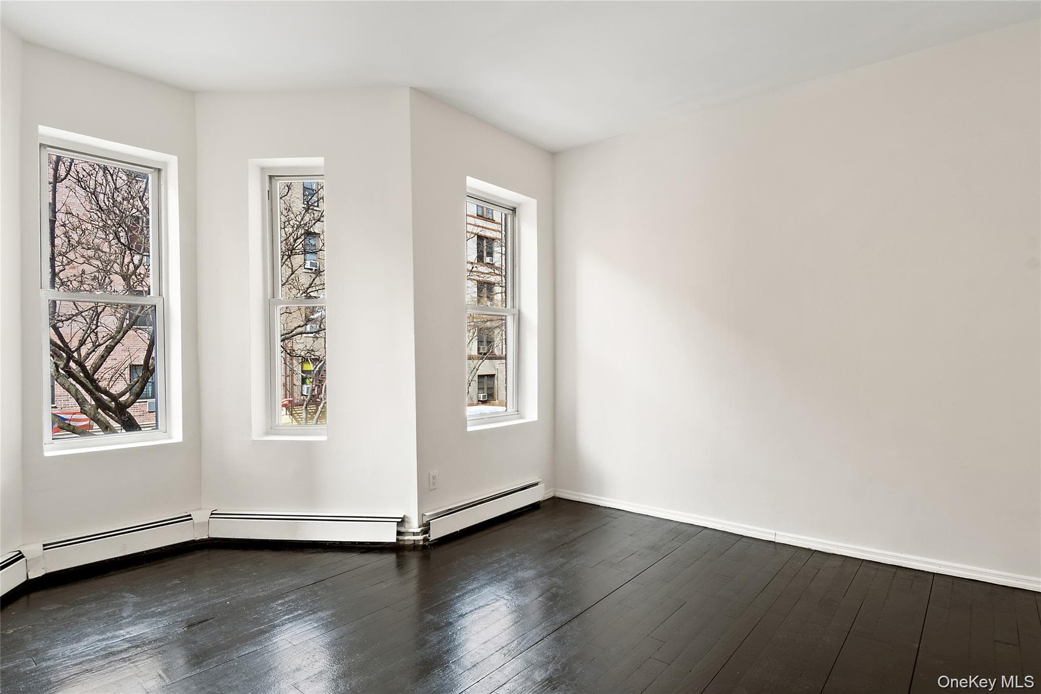 2308 Morris Avenue thumbnail 4