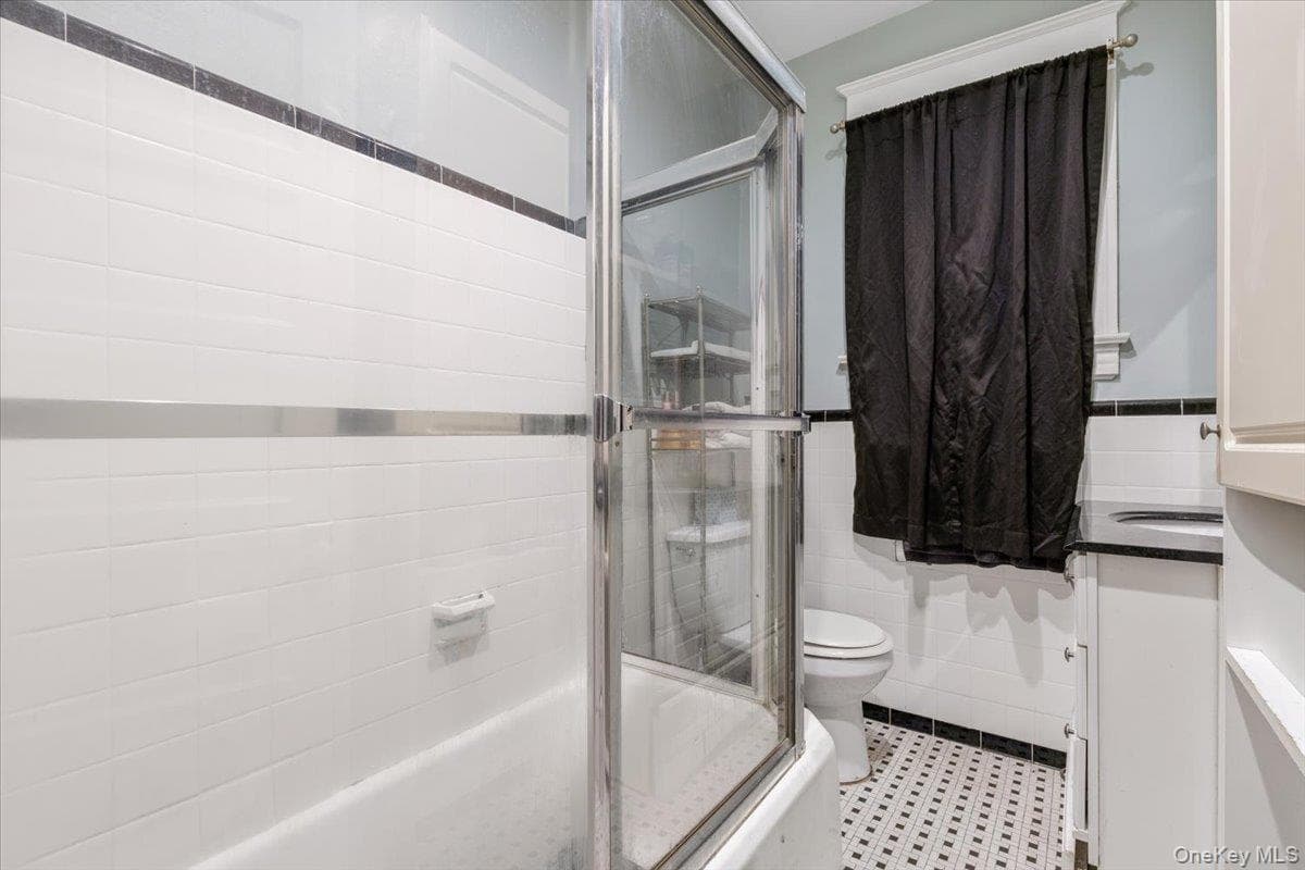 204 Voss Avenue thumbnail 18