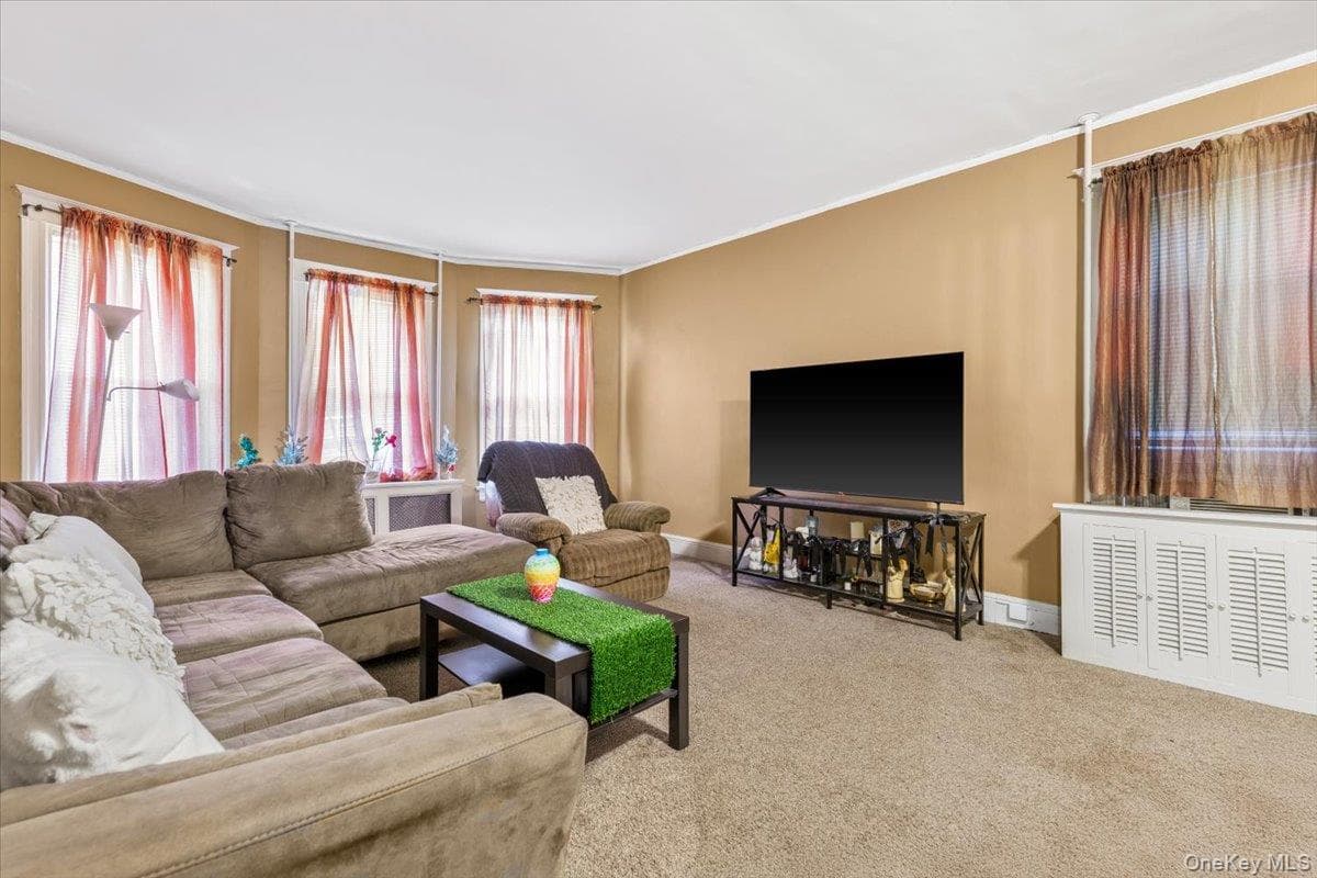 204 Voss Avenue thumbnail 16