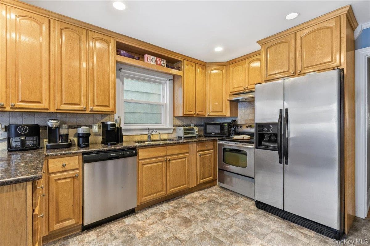 204 Voss Avenue thumbnail 13