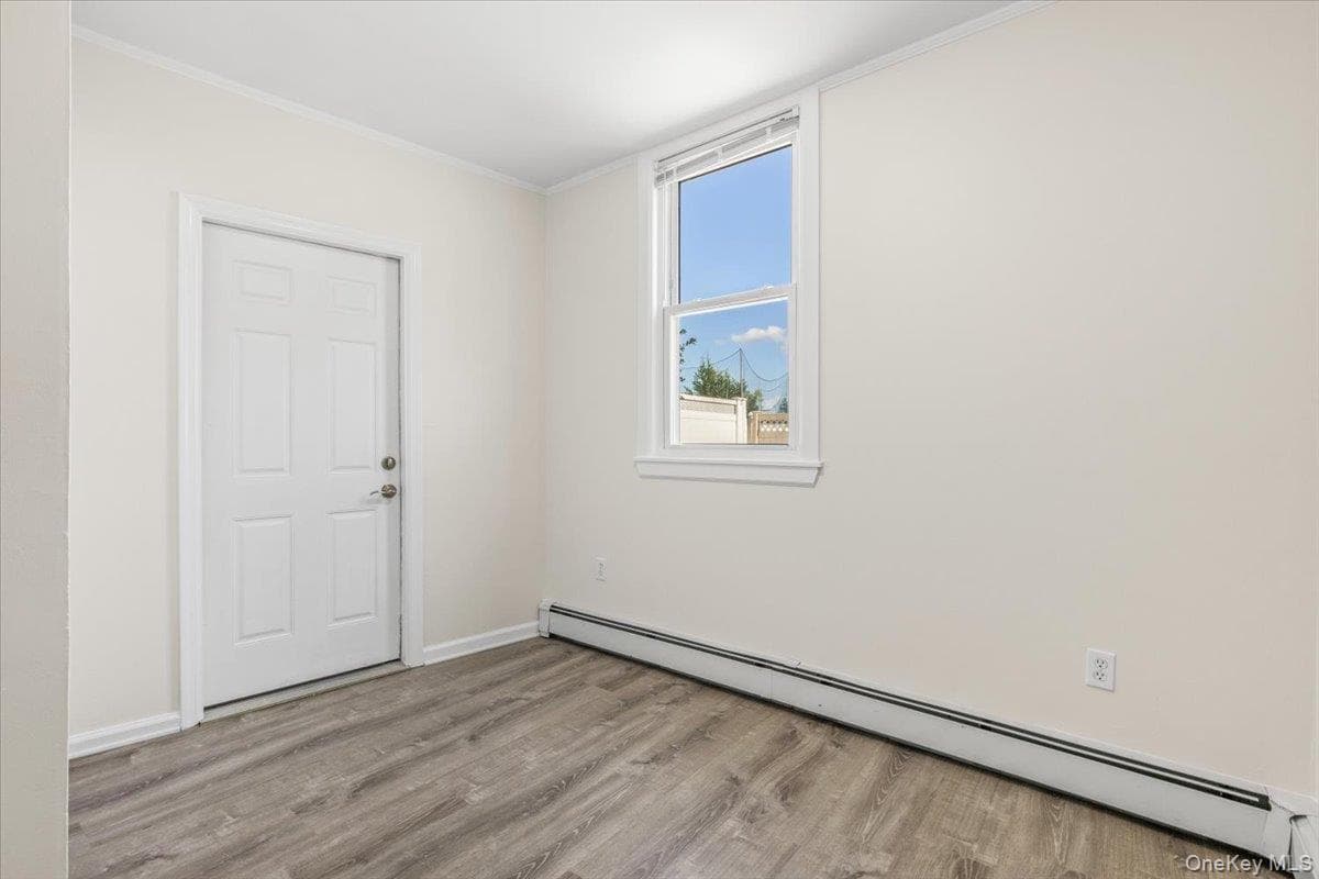 204 Voss Avenue thumbnail 2