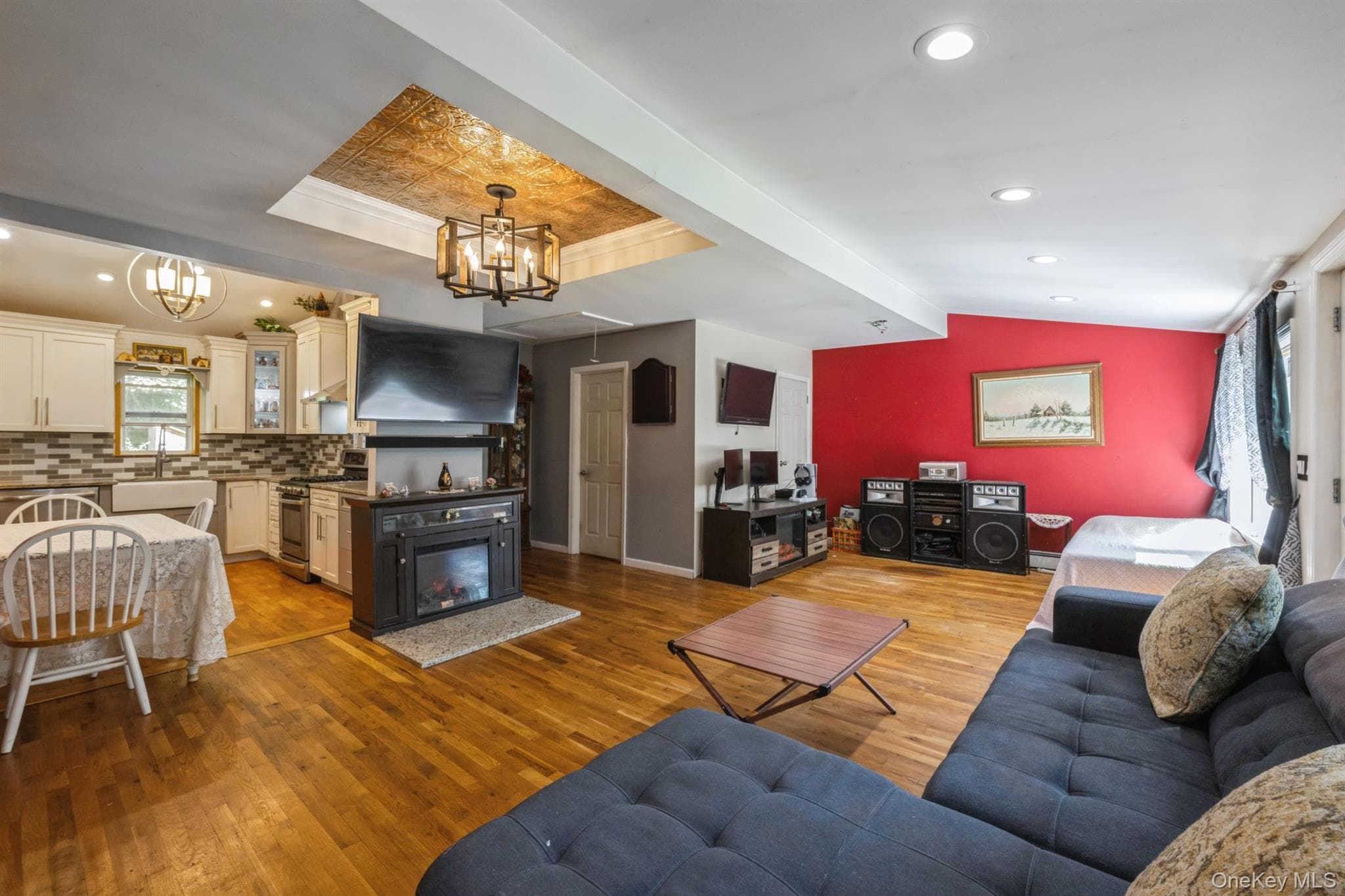 25 Tamarack Road thumbnail 4