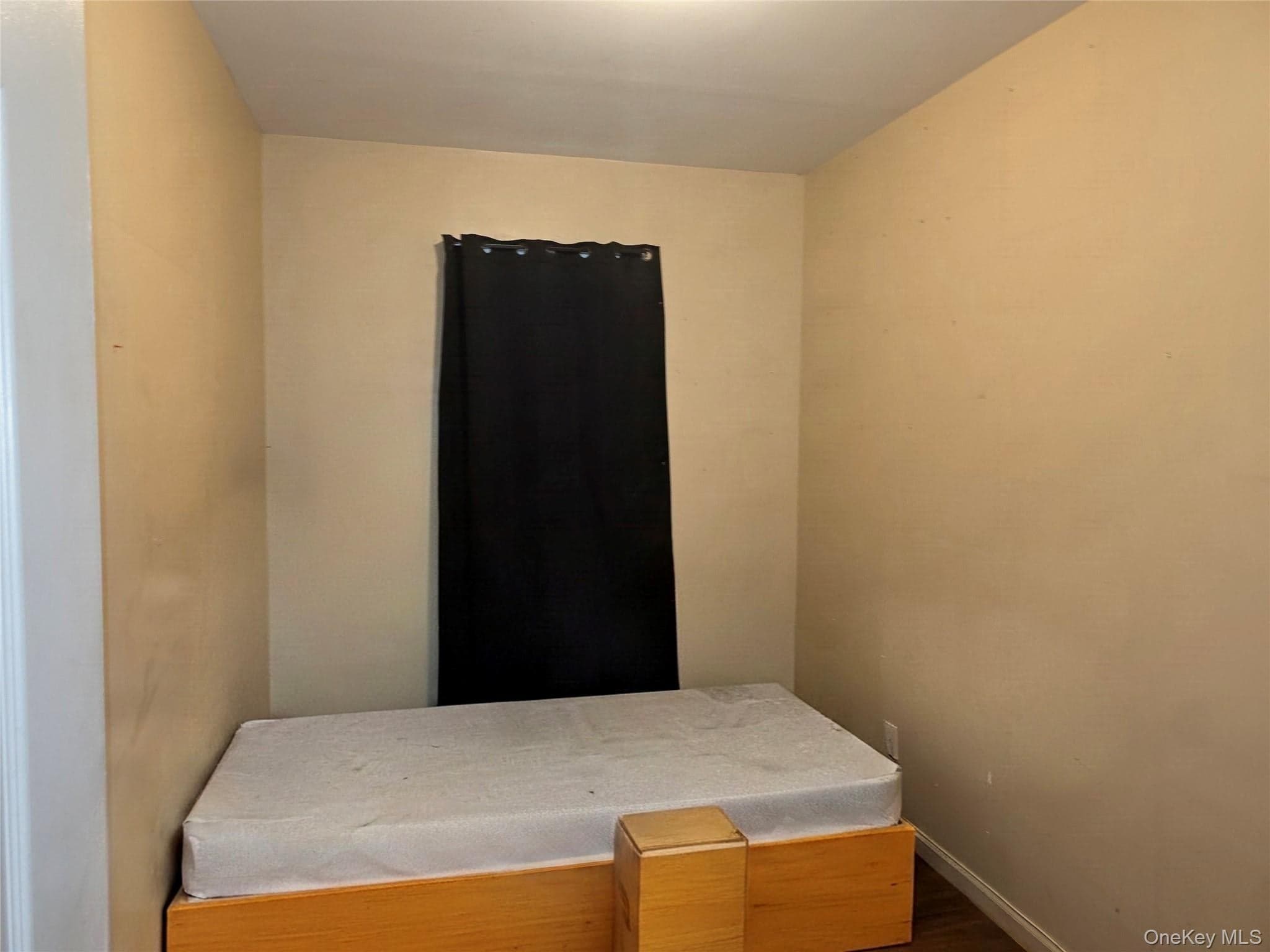 21531 Hollis Avenue thumbnail 18