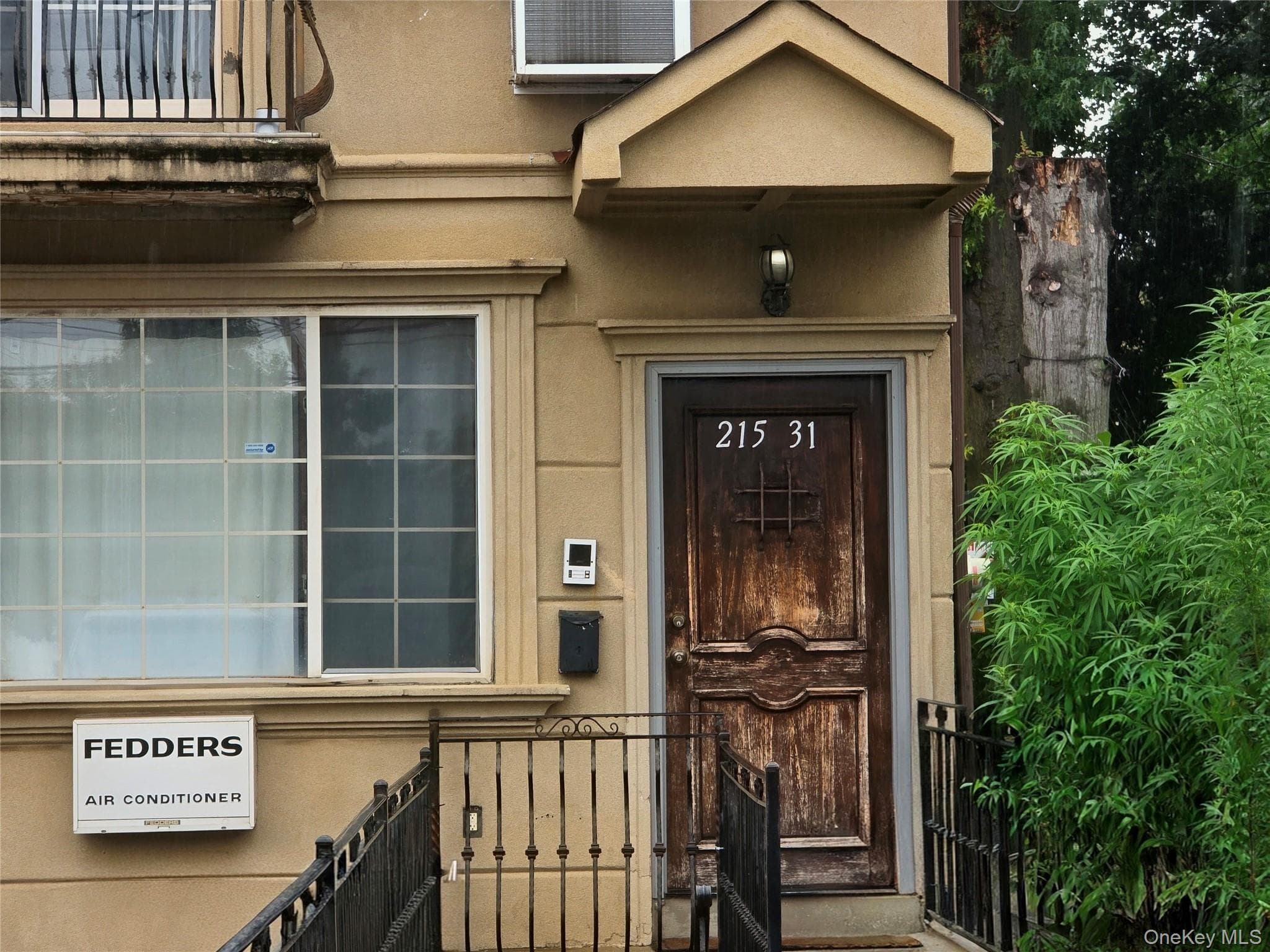 21531 Hollis Avenue thumbnail 4