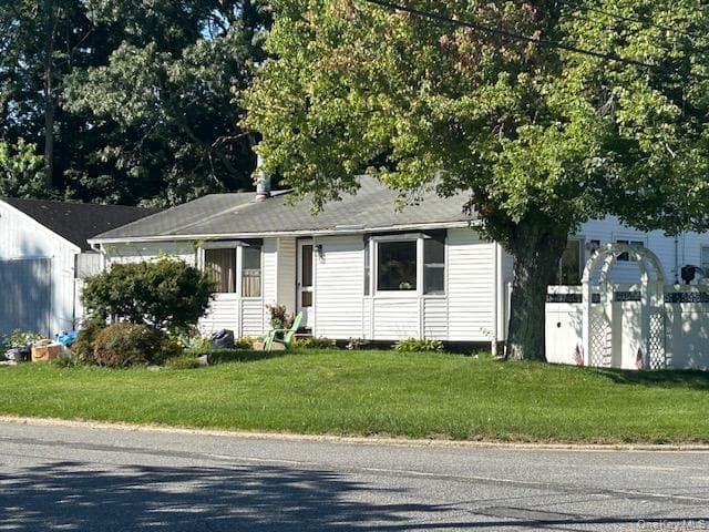 8 Durst Drive, Selden