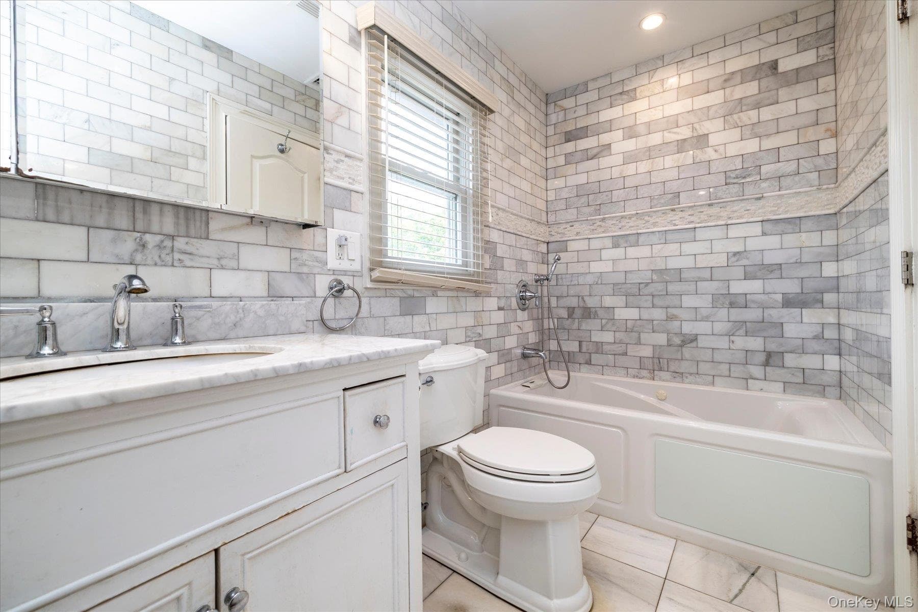 2126 Howell Street thumbnail 28