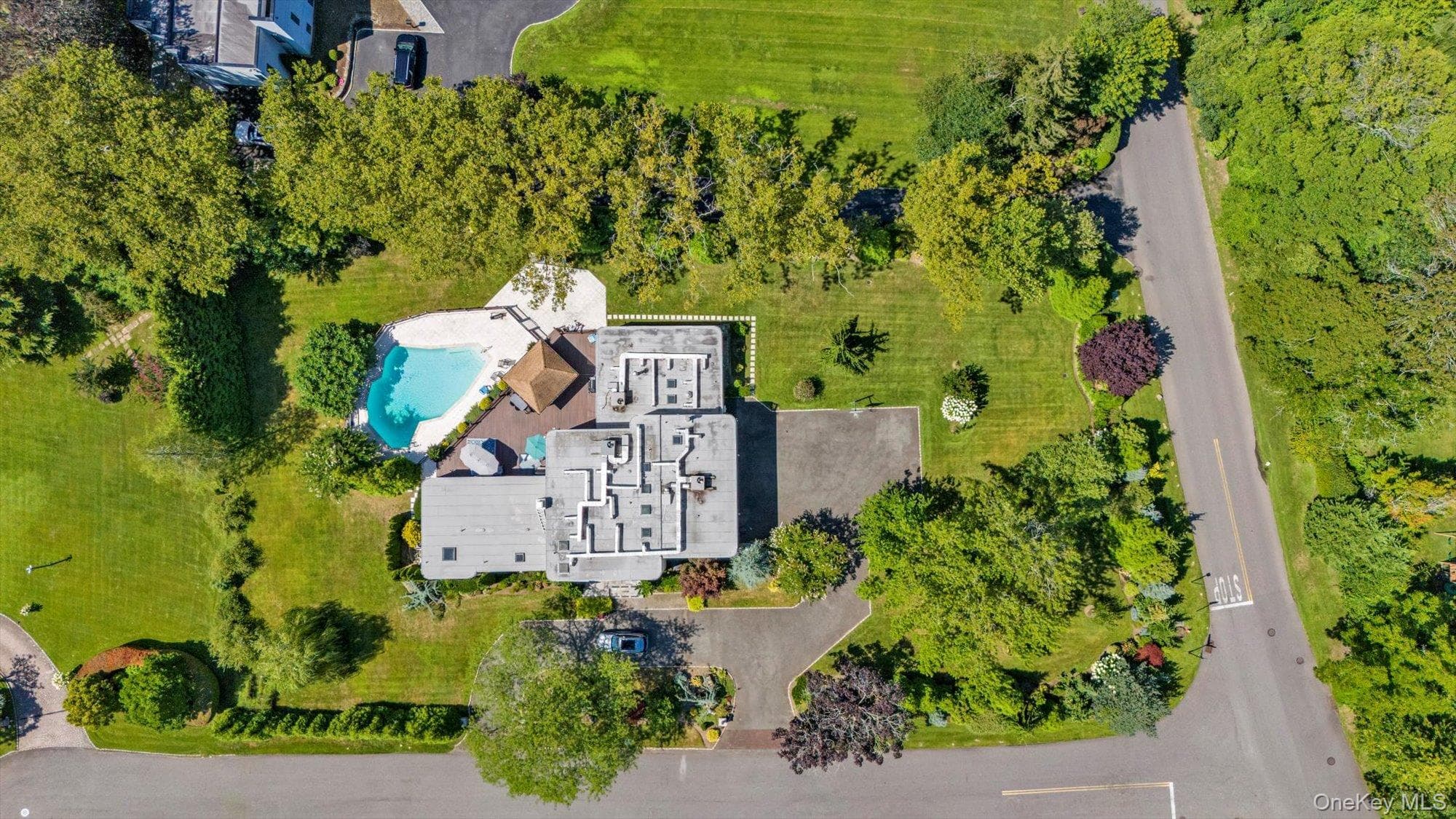 10 Macy Drive thumbnail 35