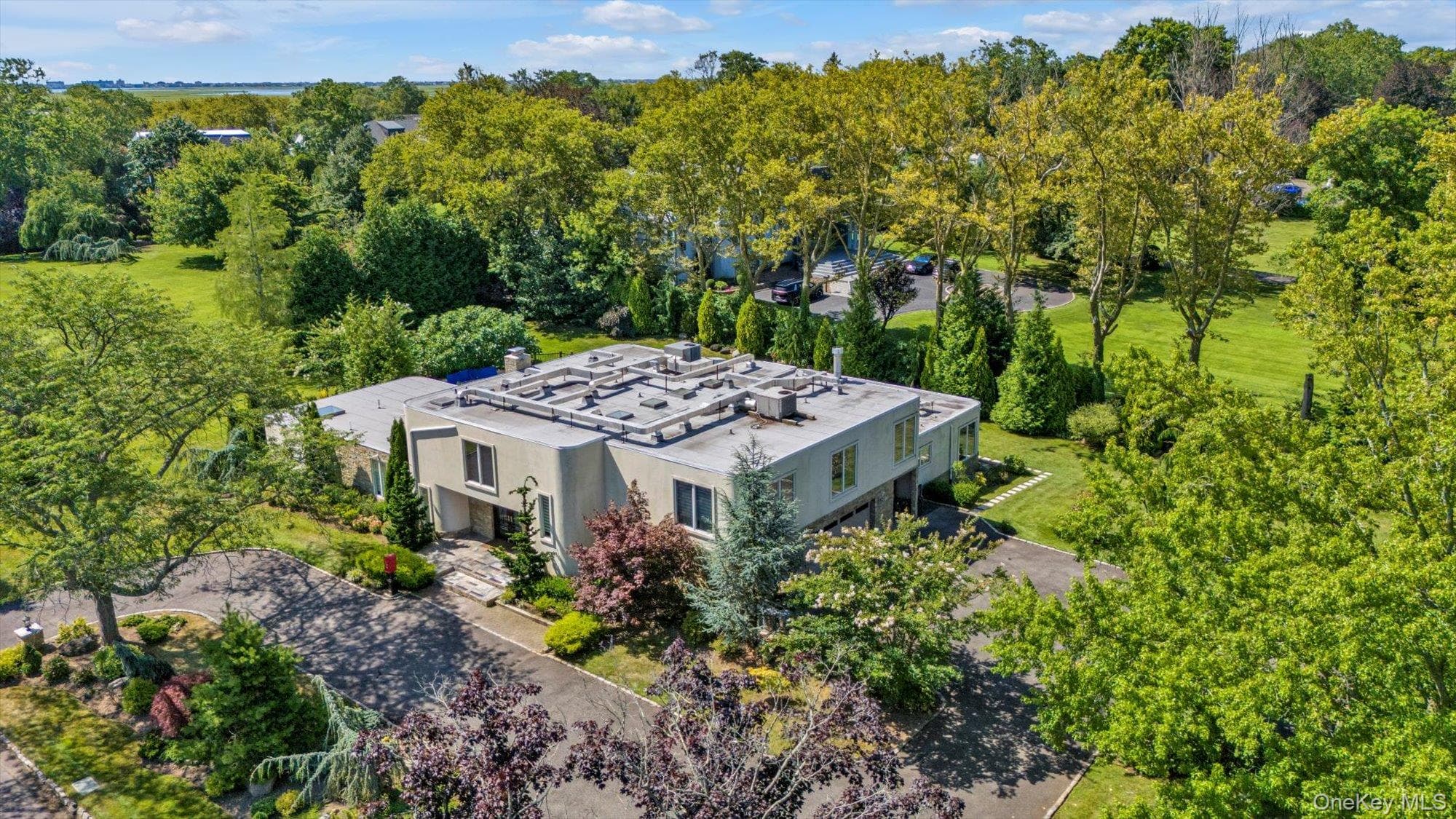 10 Macy Drive thumbnail 39