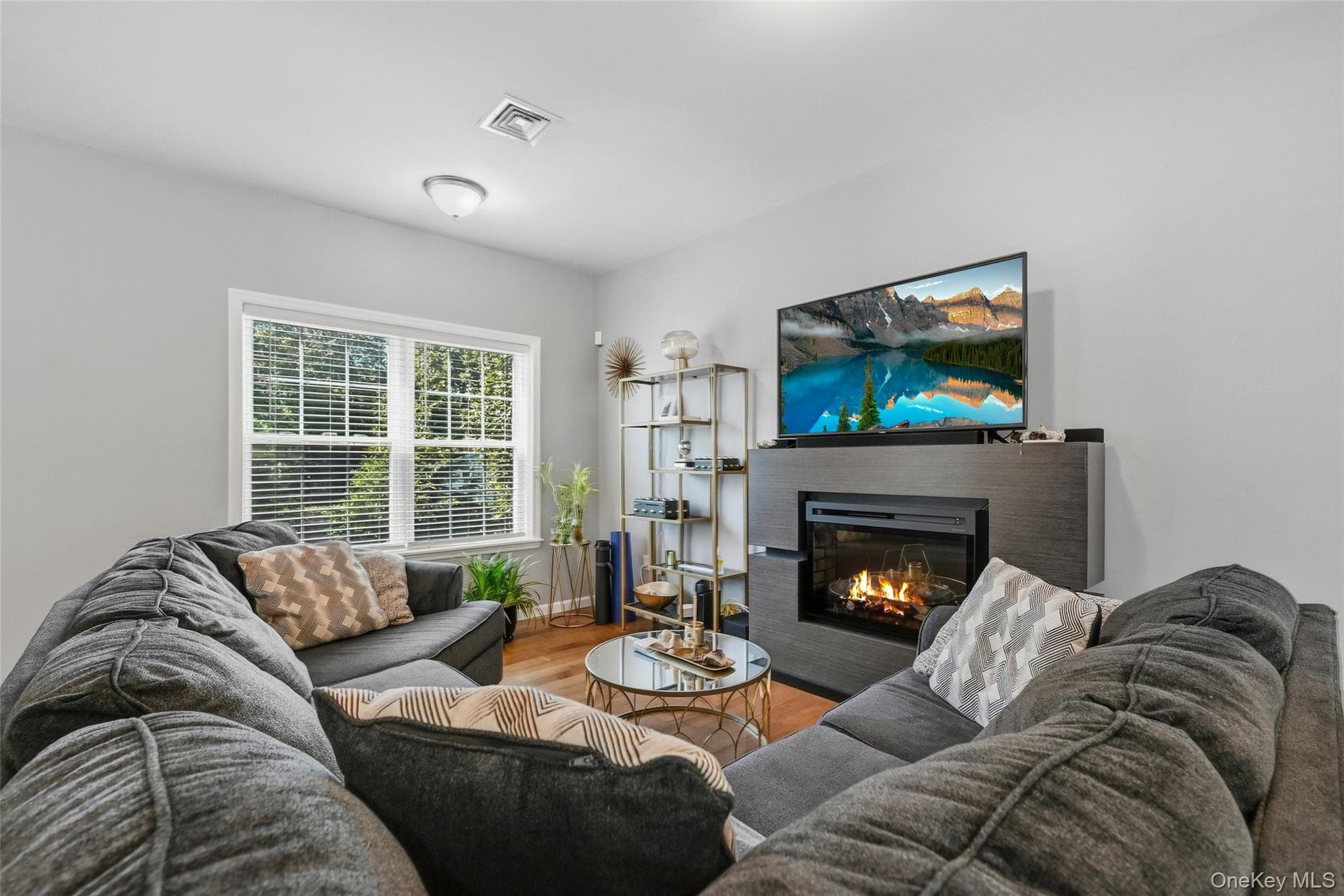 214 Prospect Street thumbnail 9