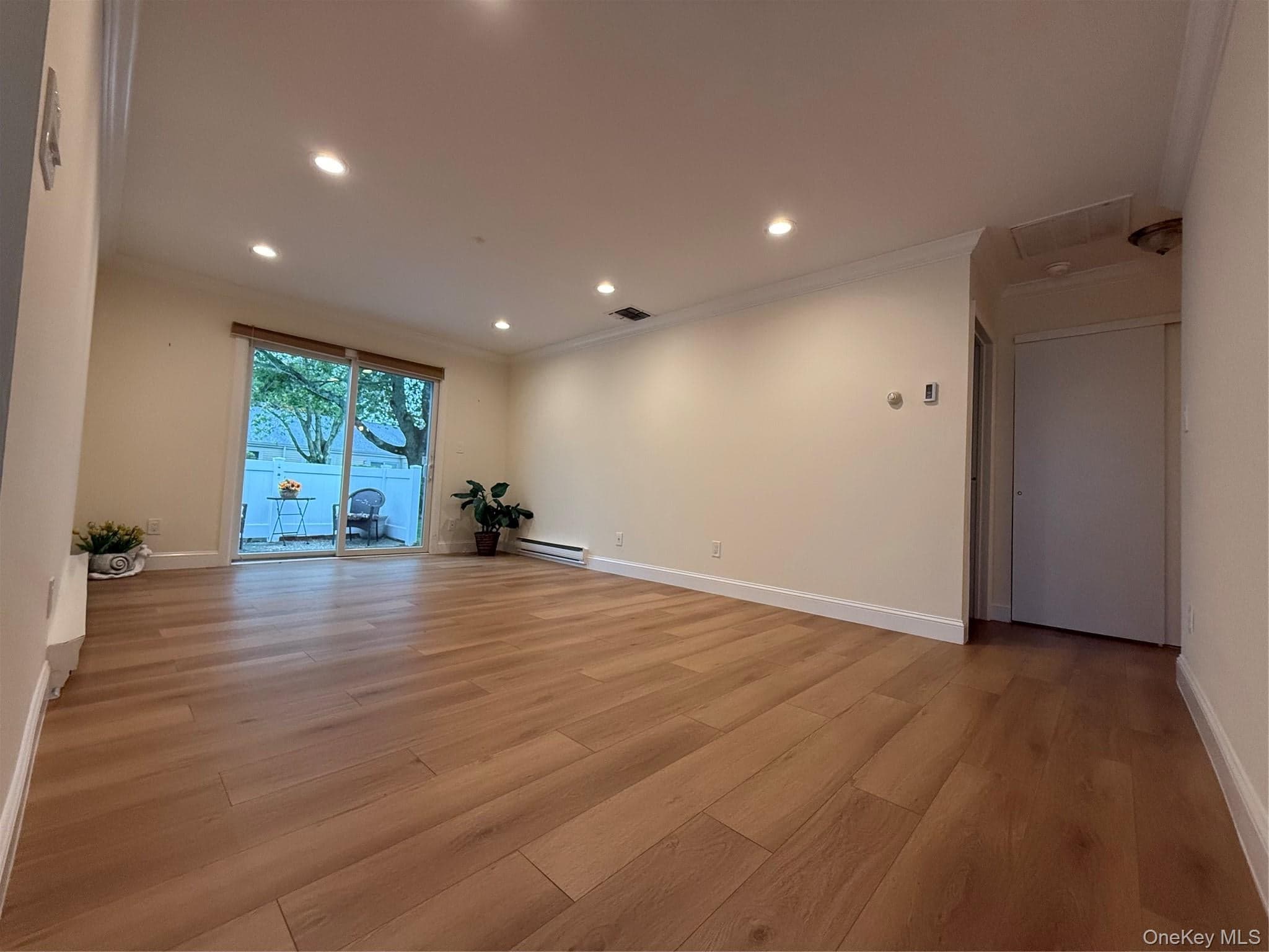 708 W Cabot Court Unit: 708 thumbnail 16