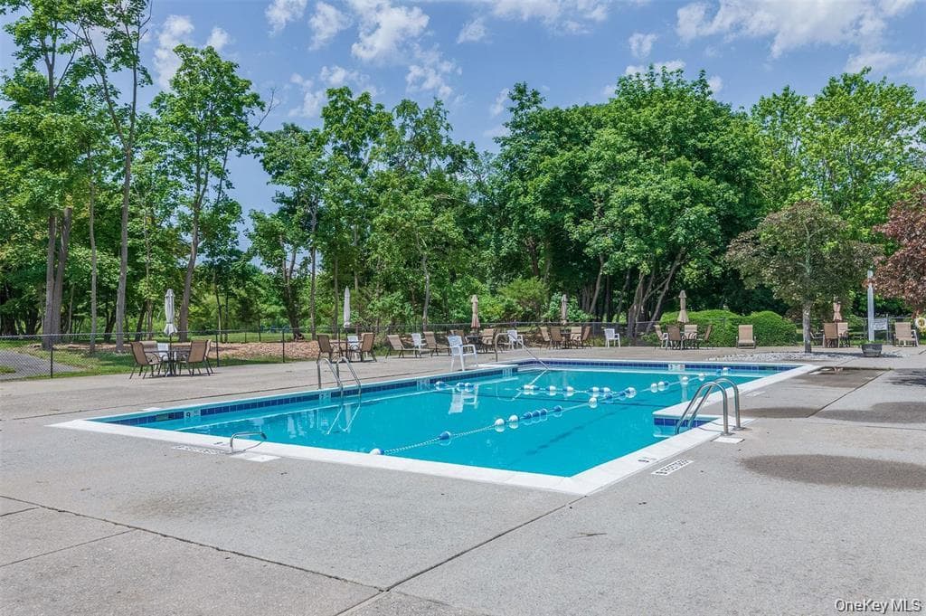 708 W Cabot Court Unit: 708 thumbnail 21
