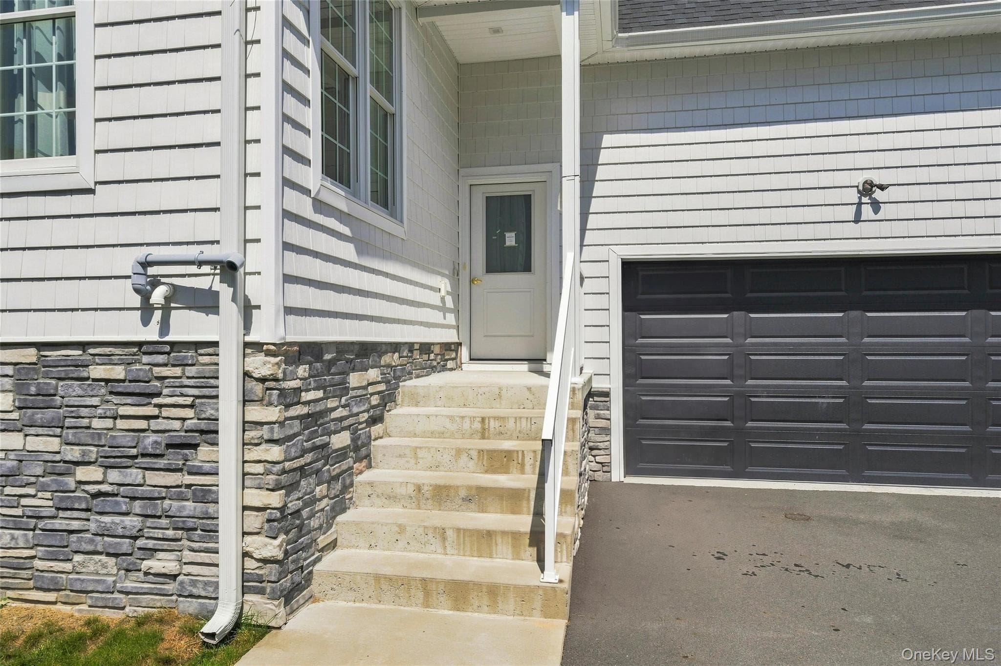 14 Van Arsdale Road thumbnail 3