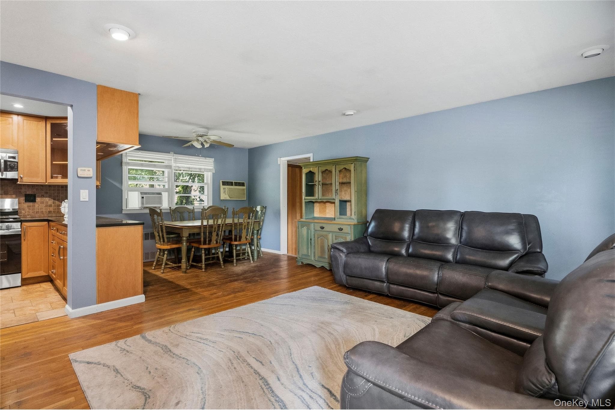 1691 Ivanhoe Drive thumbnail 4
