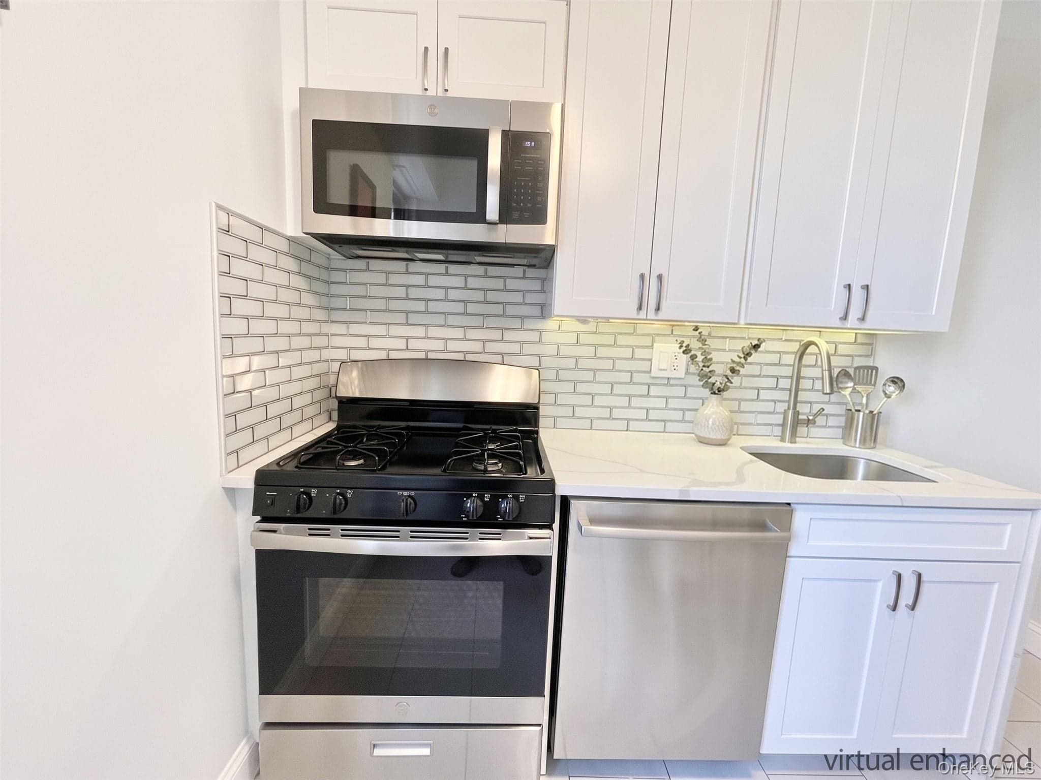 61-20 Grand Central Parkway Unit: A1203 thumbnail 6