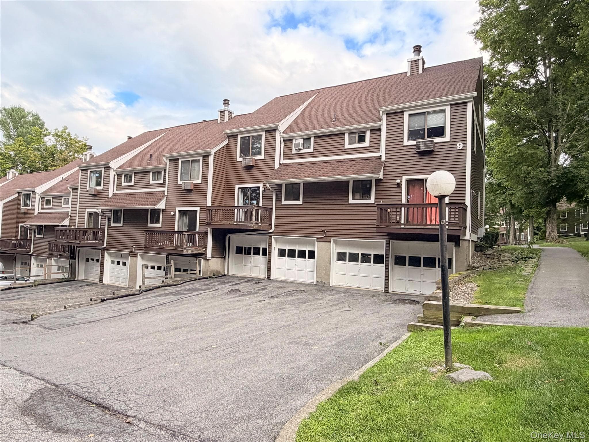 9 Heritage Drive Unit: B thumbnail 2