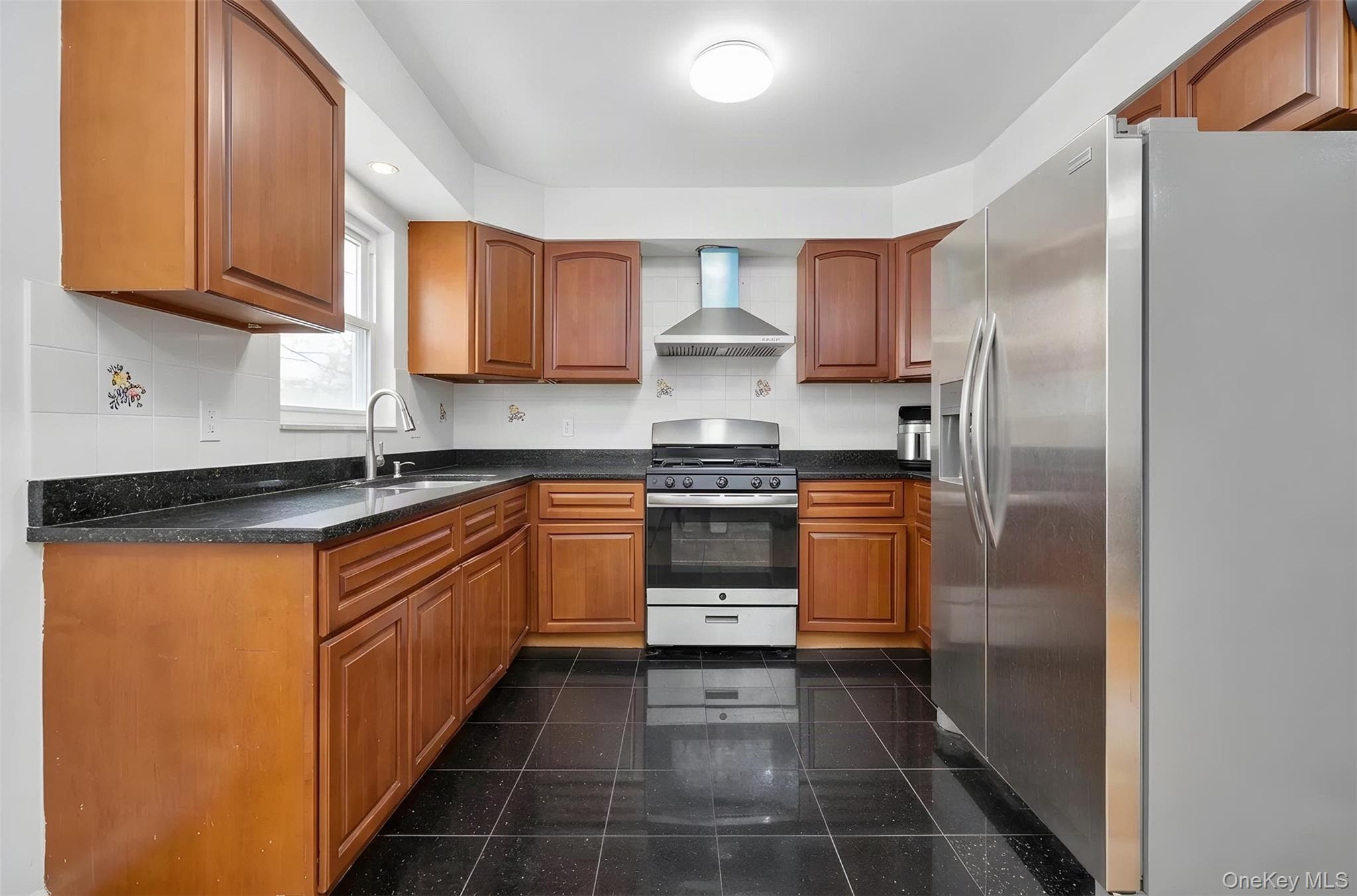 245-71 61st Avenue thumbnail 12