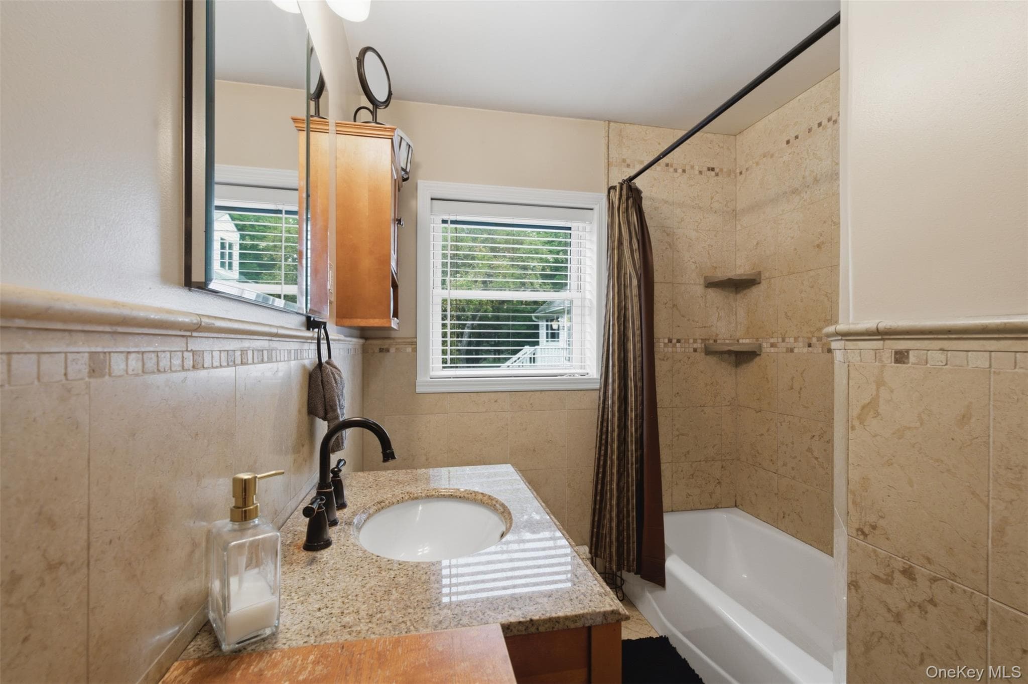 8 Arbutus Street thumbnail 11