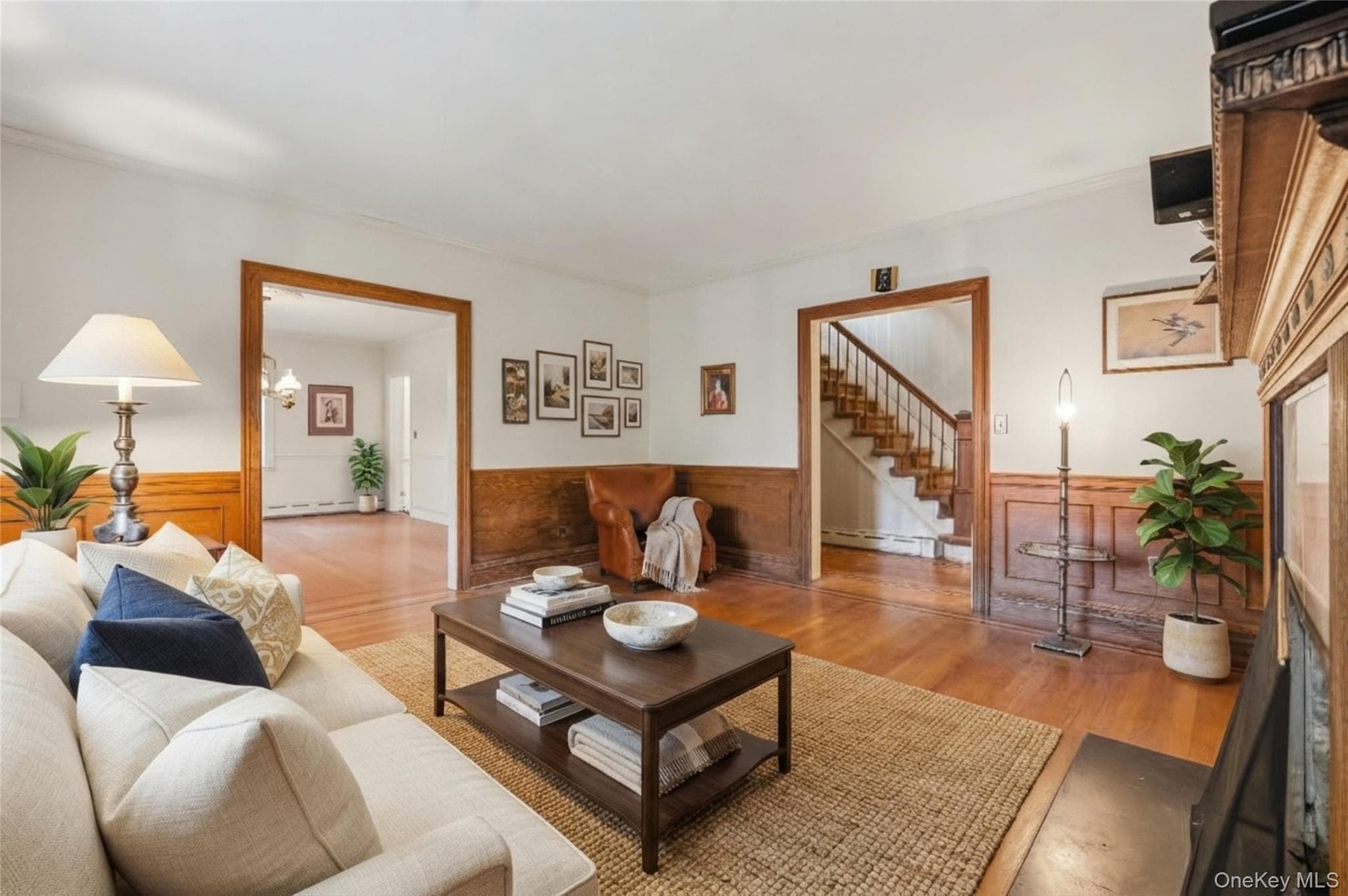 132 E 238th Street thumbnail 5