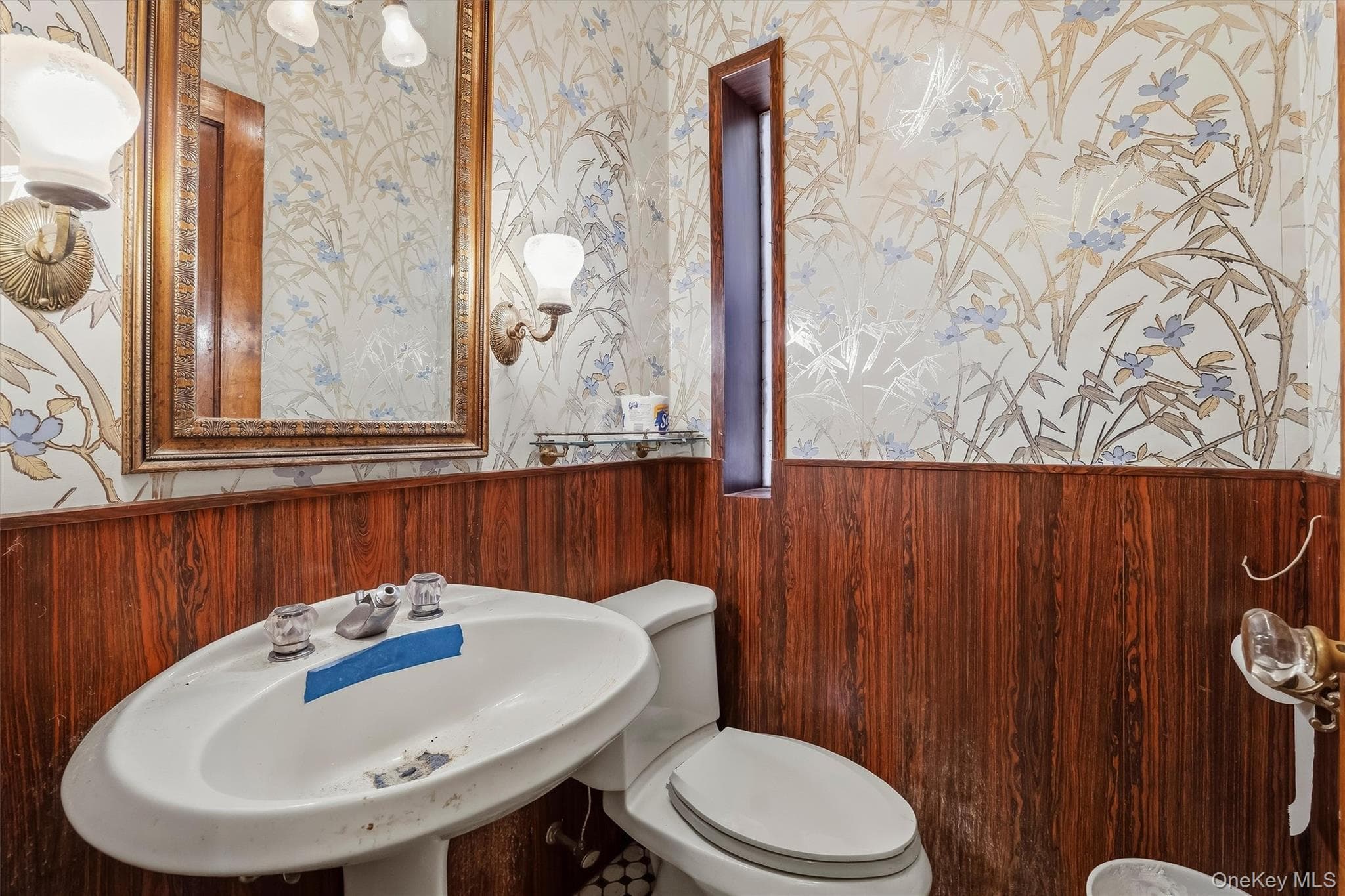 132 E 238th Street thumbnail 15