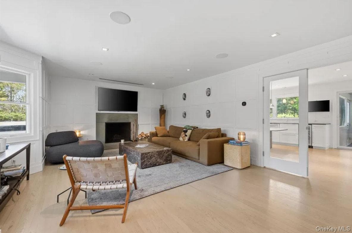 100 Wainscott Nw Road thumbnail 12