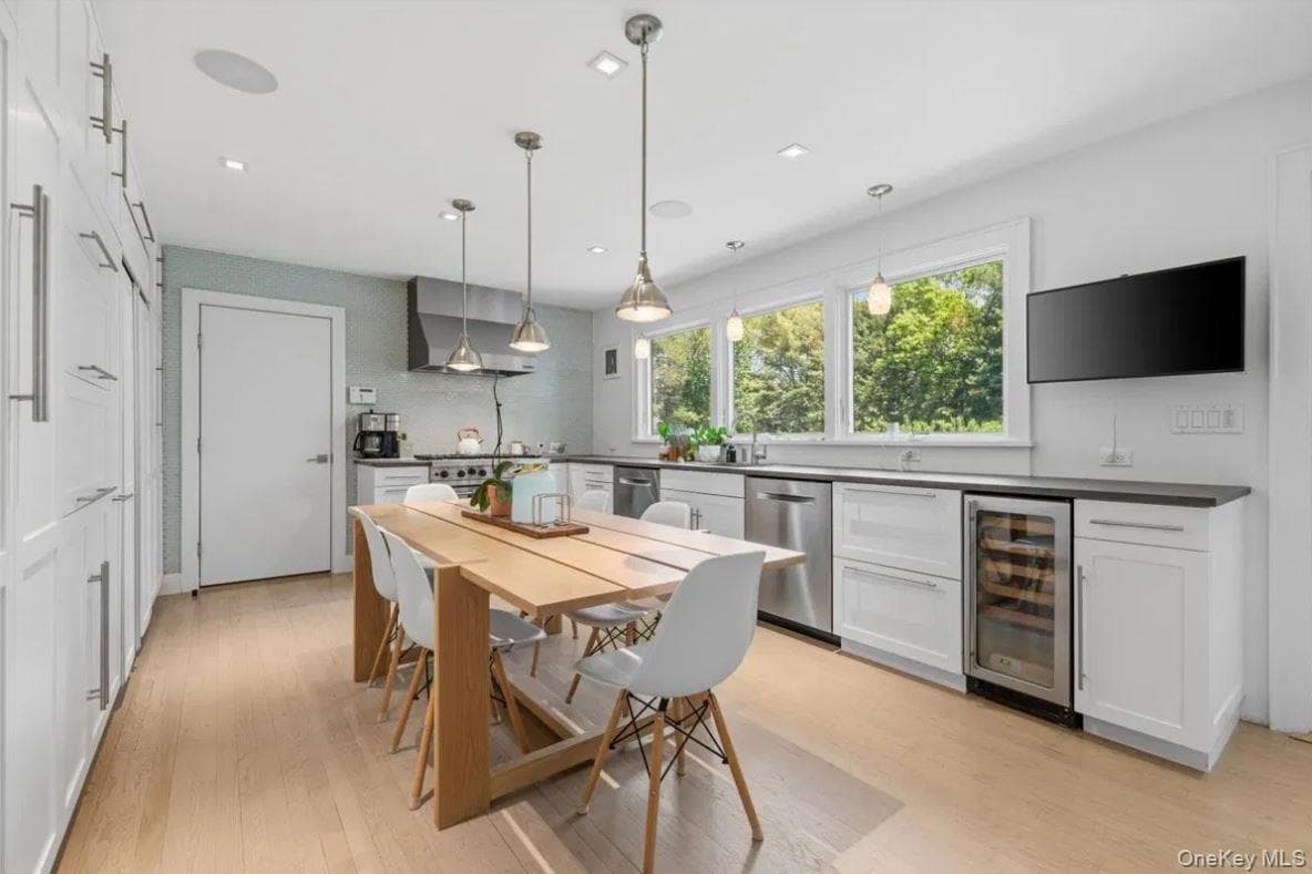 100 Wainscott Nw Road thumbnail 16