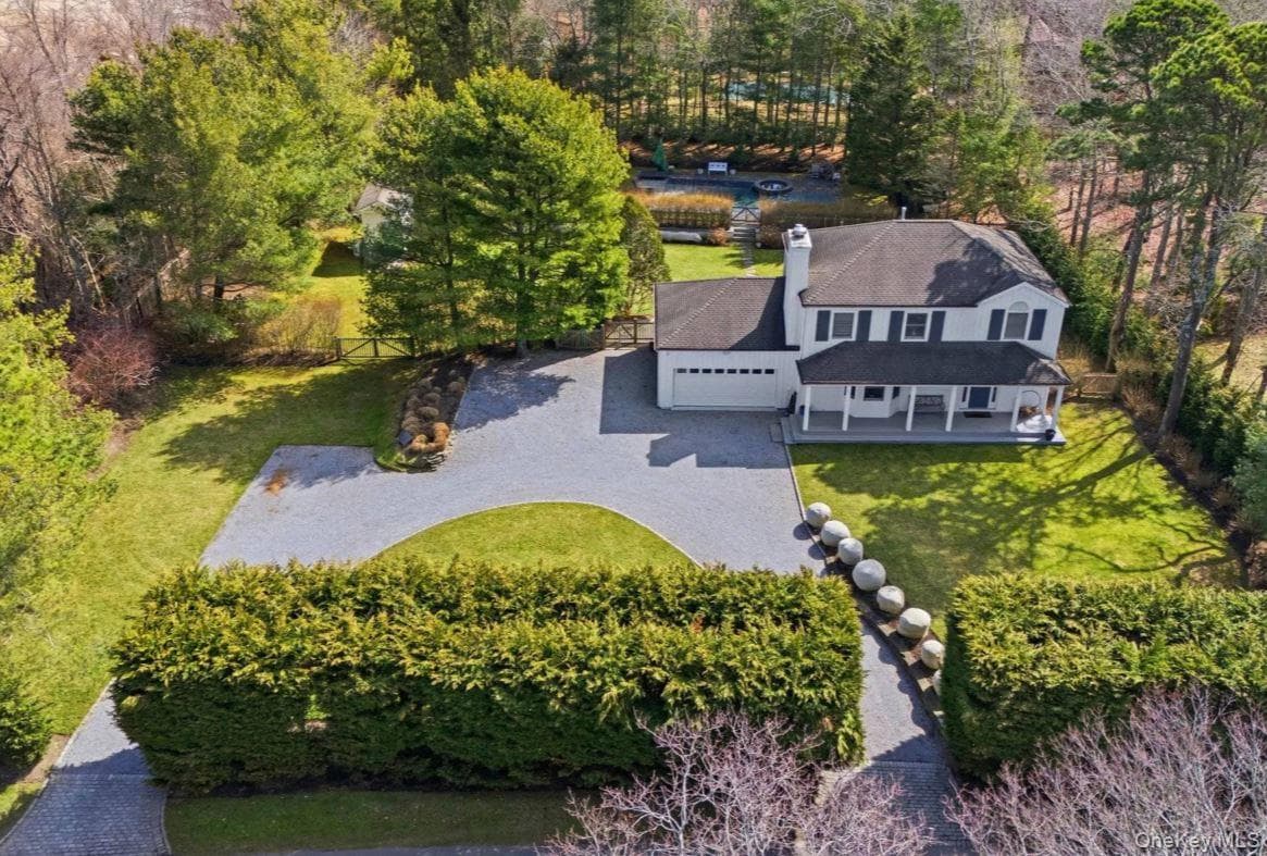 100 Wainscott Nw Road thumbnail 4
