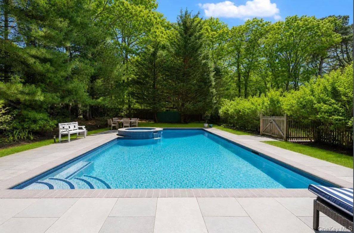 100 Wainscott Nw Road thumbnail 33