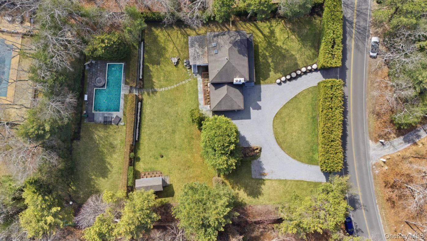 100 Wainscott Nw Road thumbnail 5