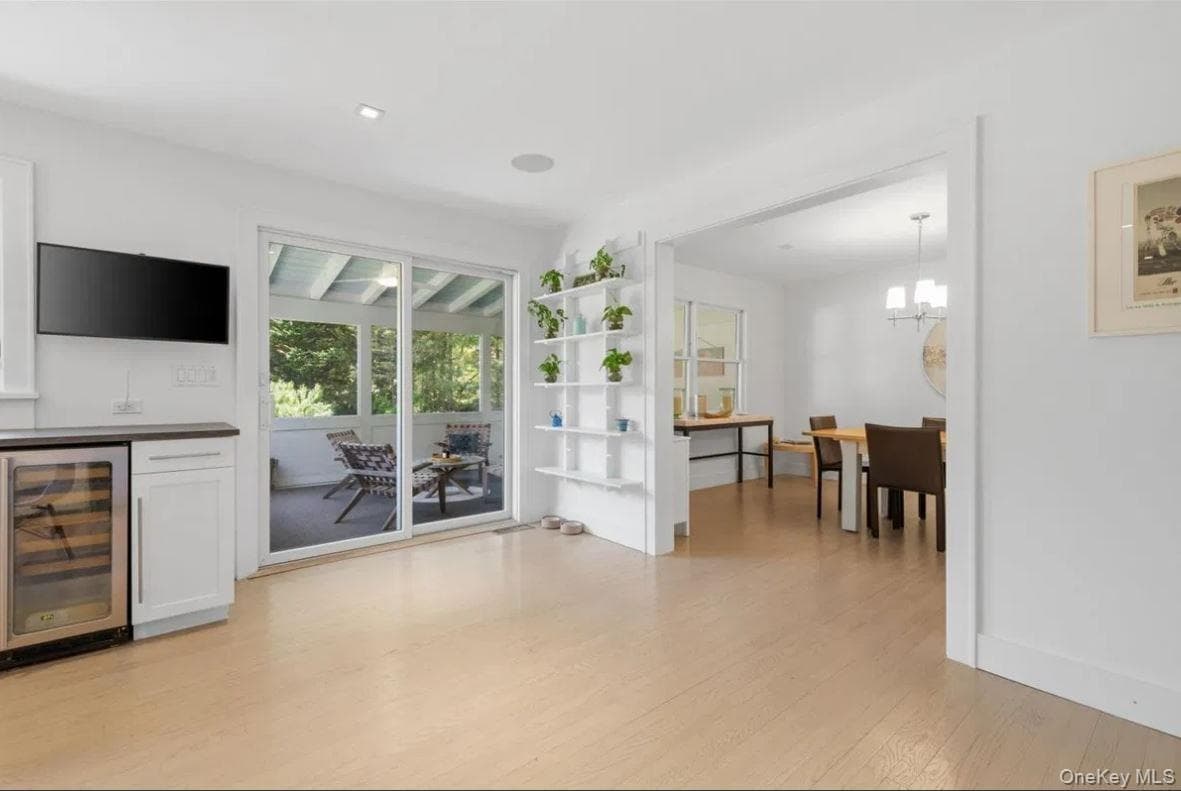 100 Wainscott Nw Road thumbnail 19