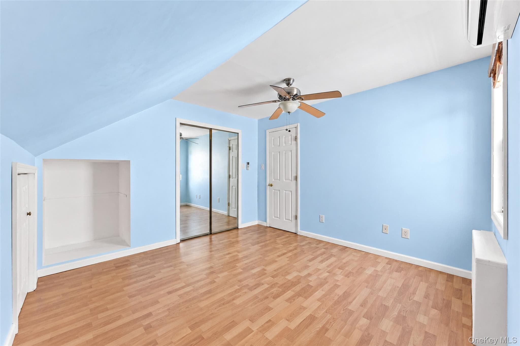 210-05 53rd Avenue thumbnail 15