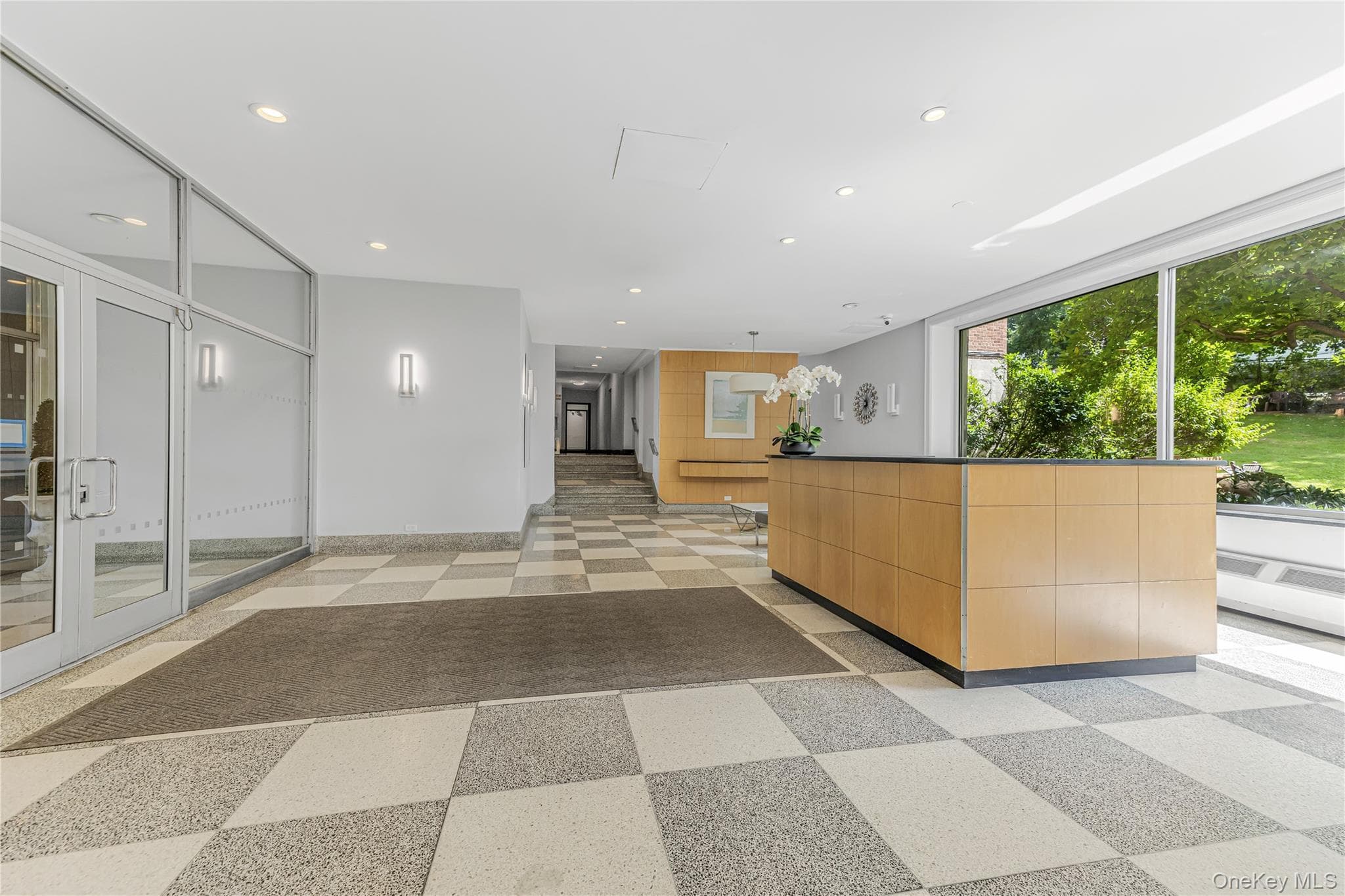 2550 Independence Avenue Unit: 2F thumbnail 16