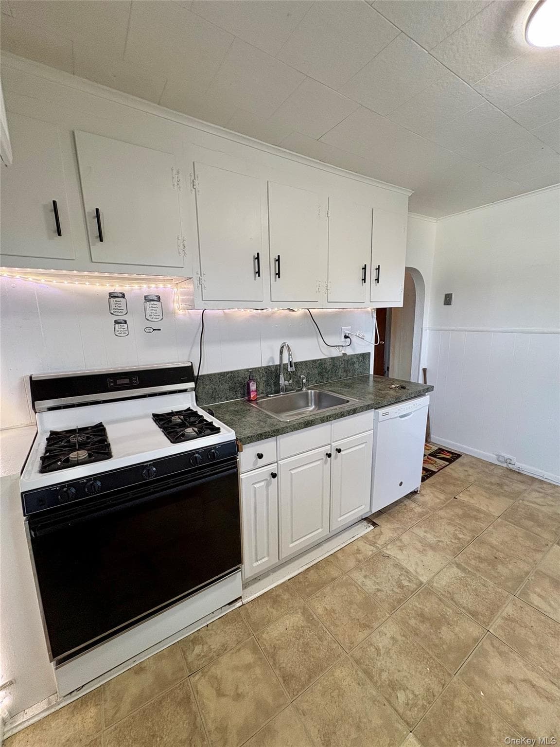 254 Hempstead Avenue thumbnail 9