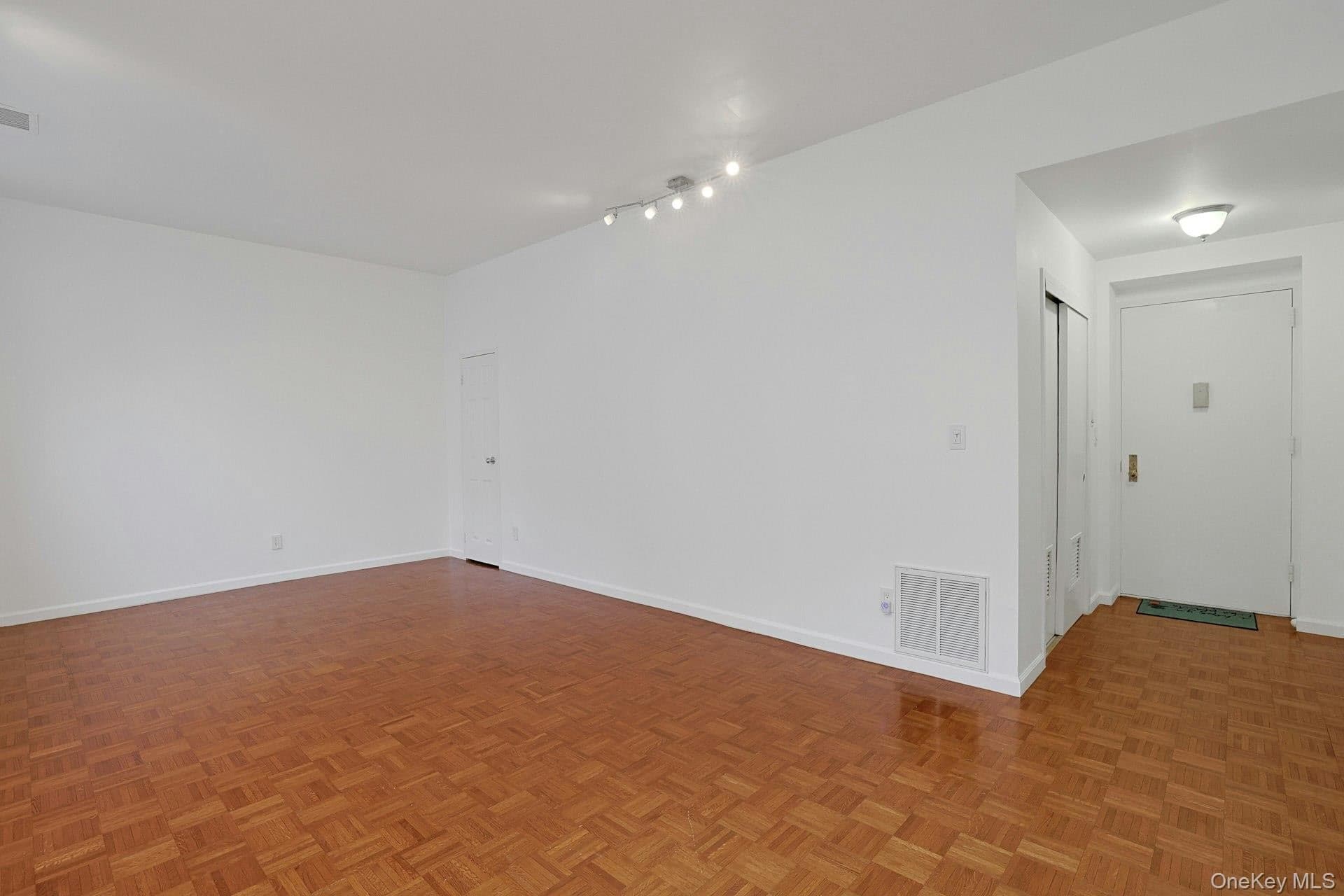 1250 North Avenue Unit: #204 thumbnail 5