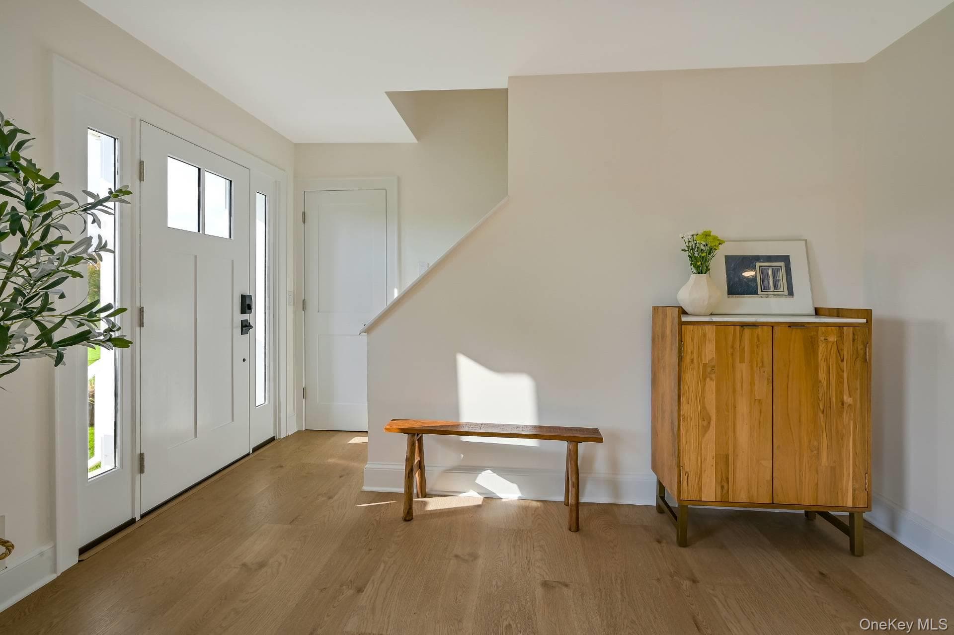 820 Gabriella Court thumbnail 4