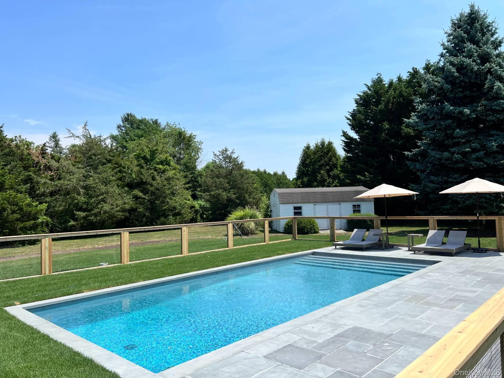 820 Gabriella Court thumbnail 17