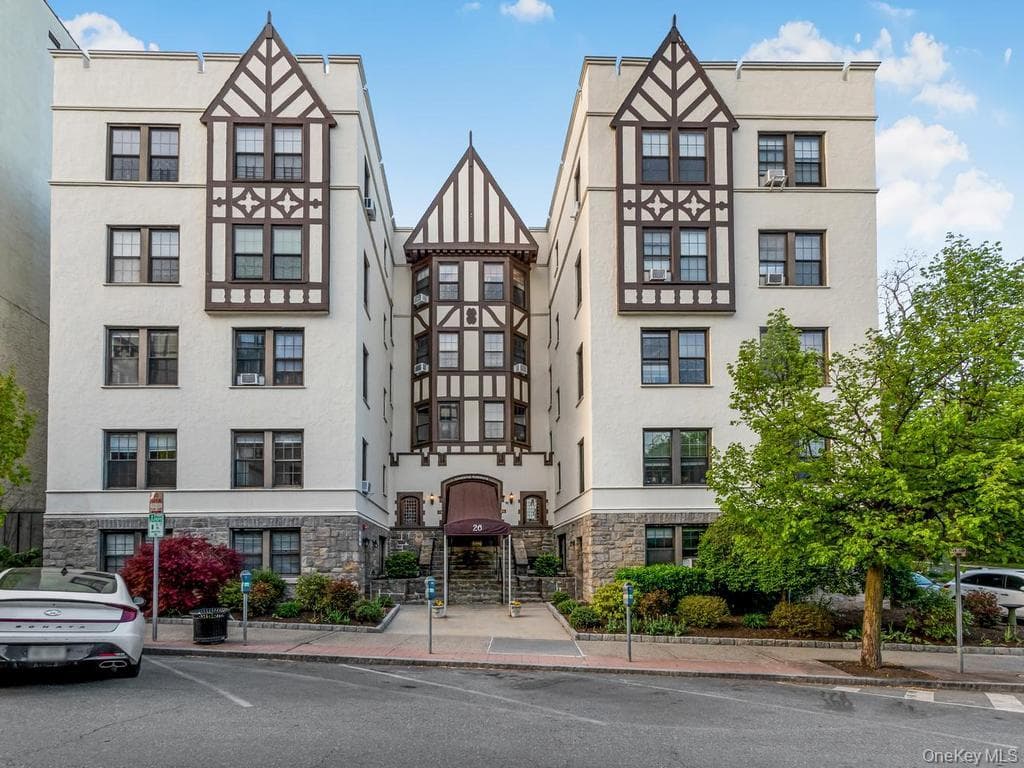 26 Pondfield Road Unit: F photo 1
