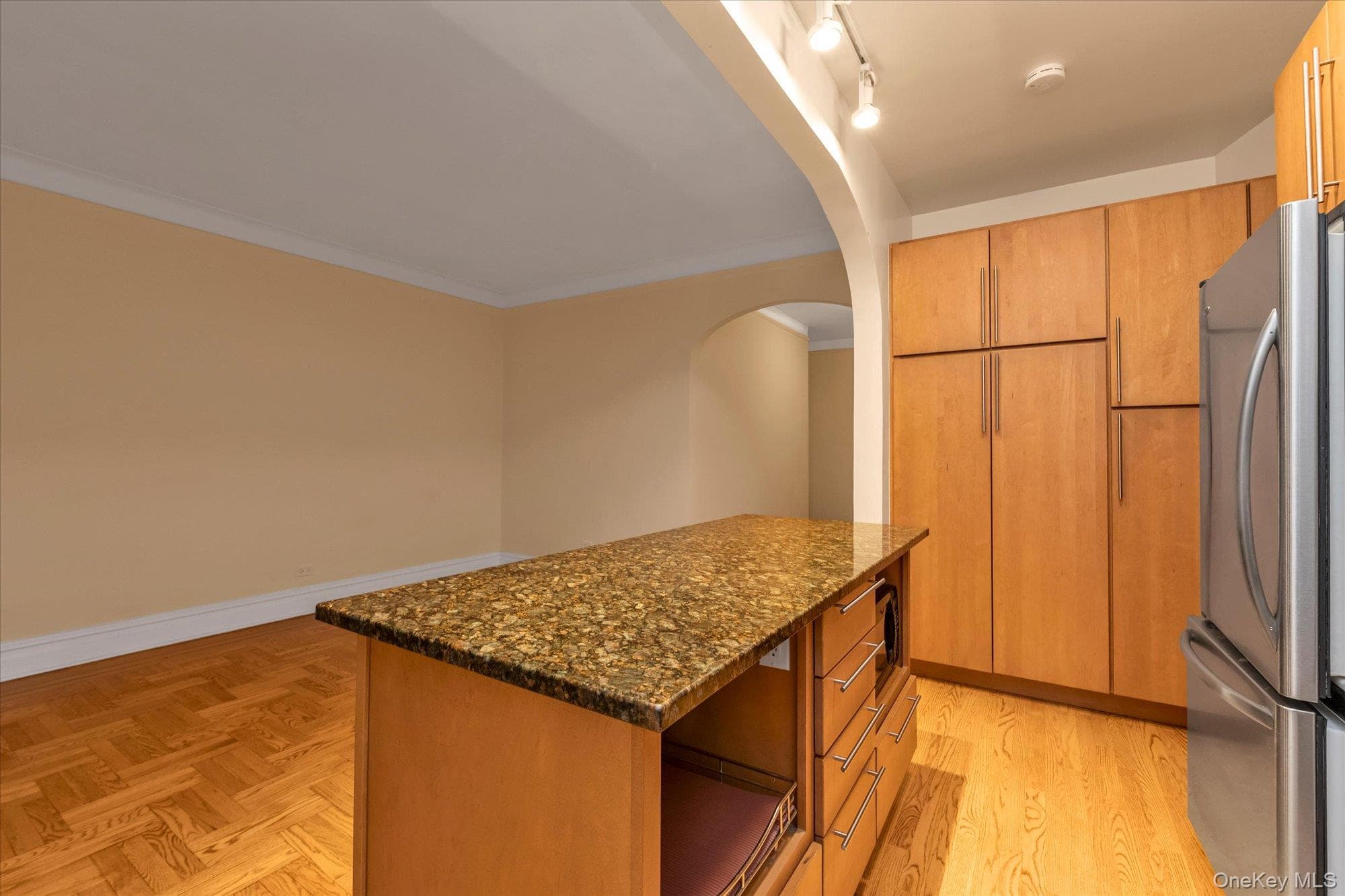 41-20 46 Street Unit: 4A thumbnail 9
