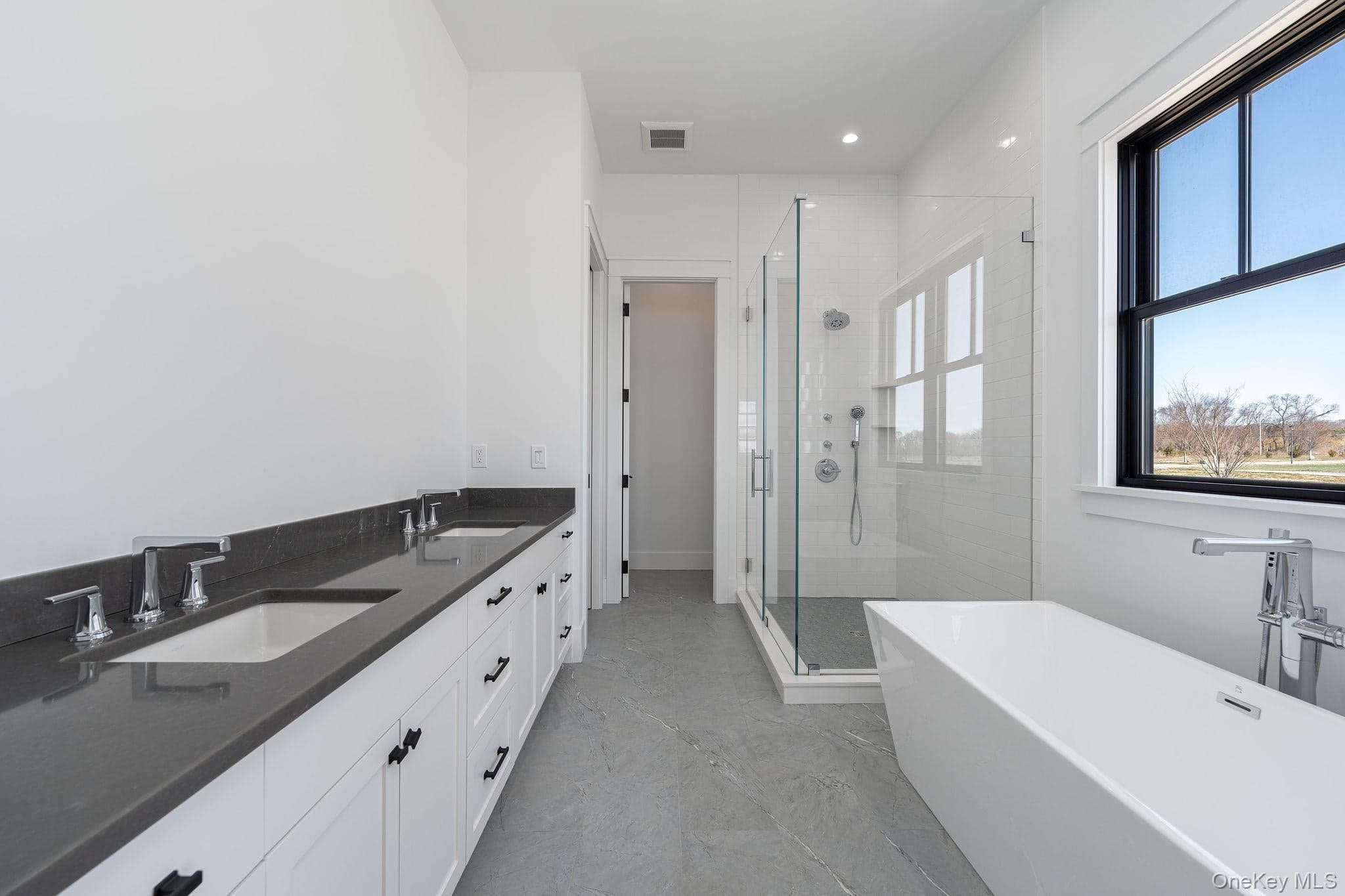 35 Club Drive thumbnail 29