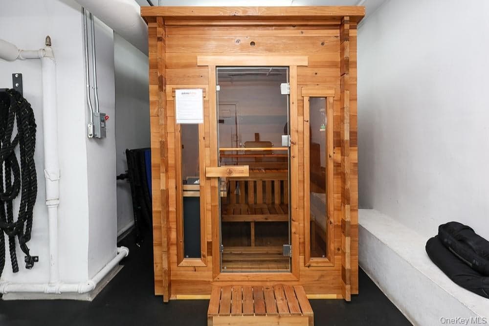 24-65 38th Street Unit: 10C thumbnail 19